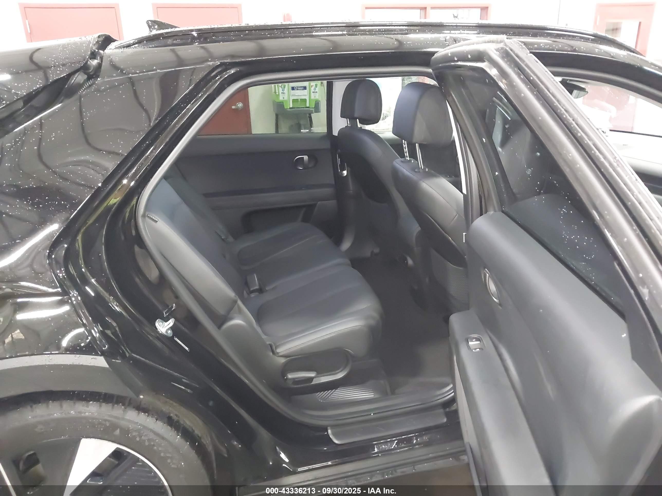 HYUNDAI IONIQ image 8