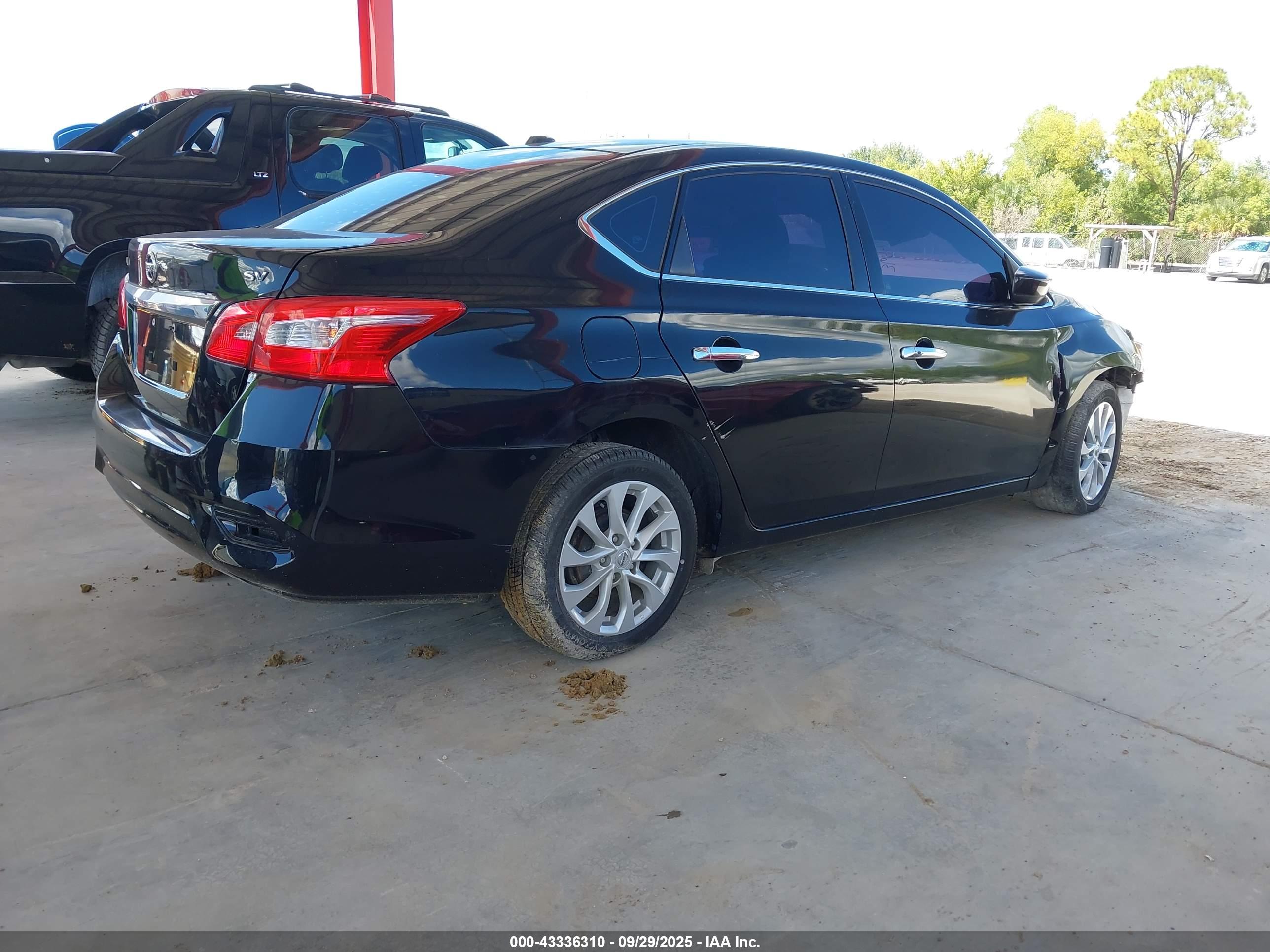NISSAN SENTRA image 4