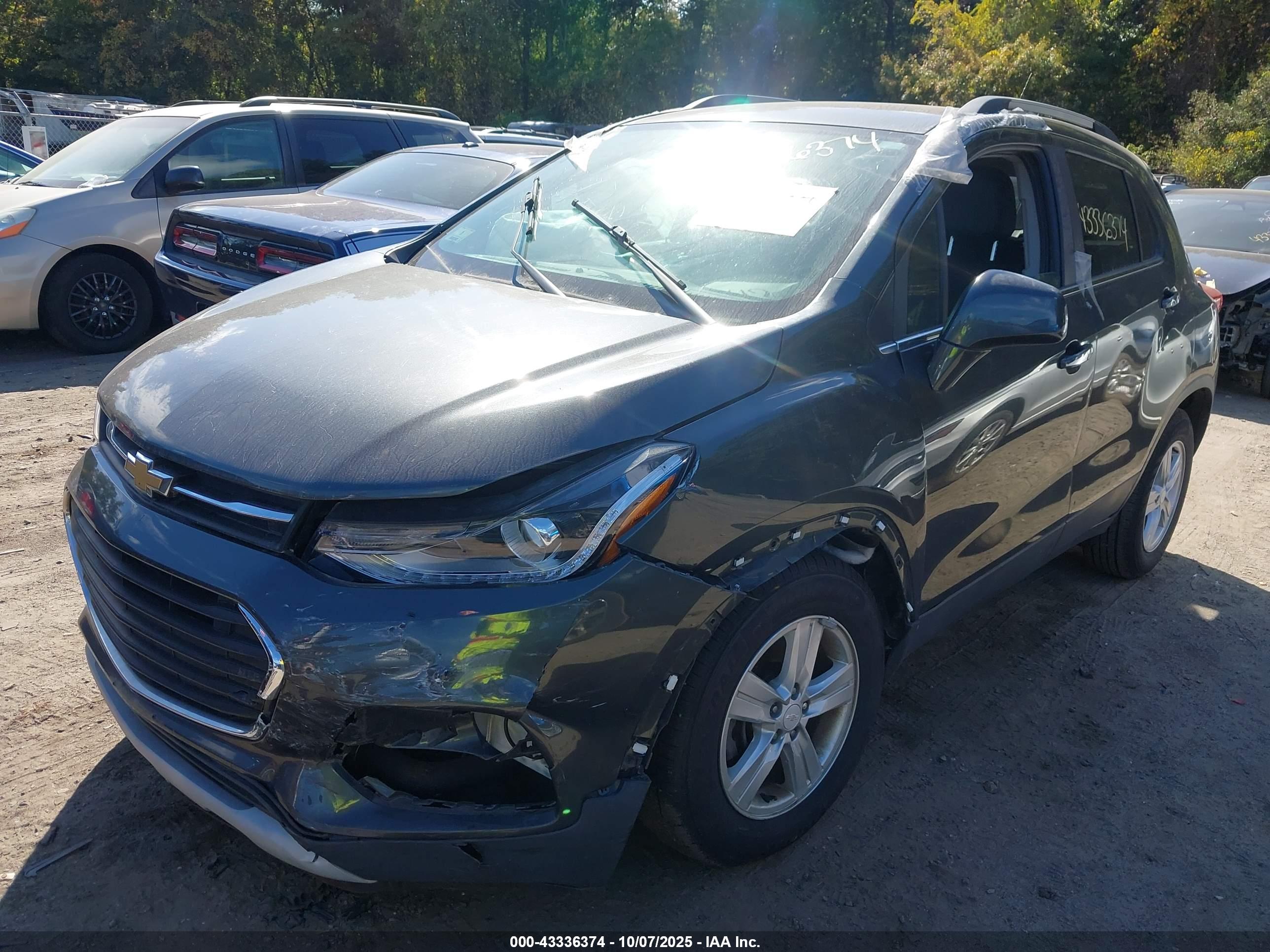 CHEVROLET TRAX image 2