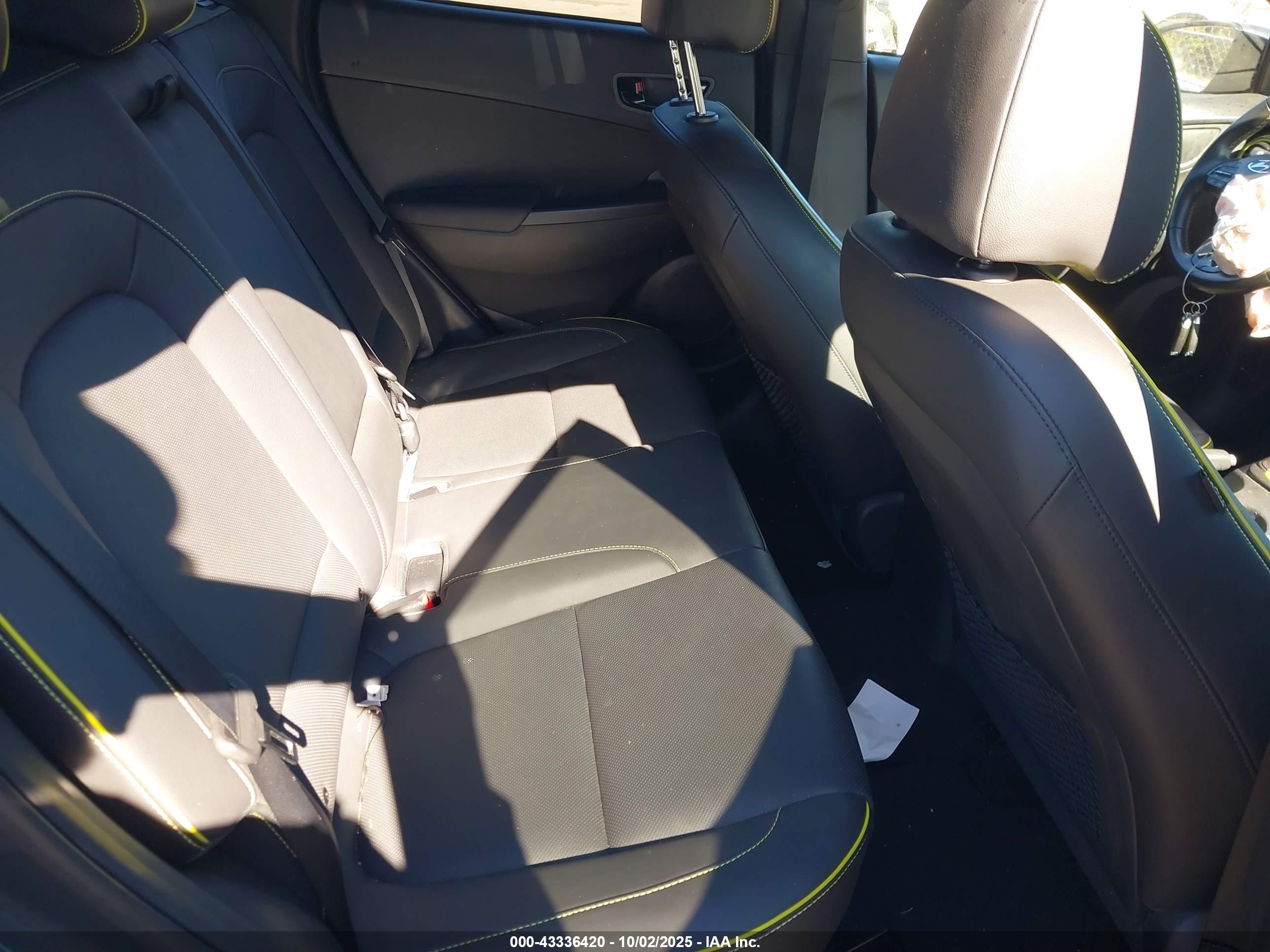 HYUNDAI KONA image 8