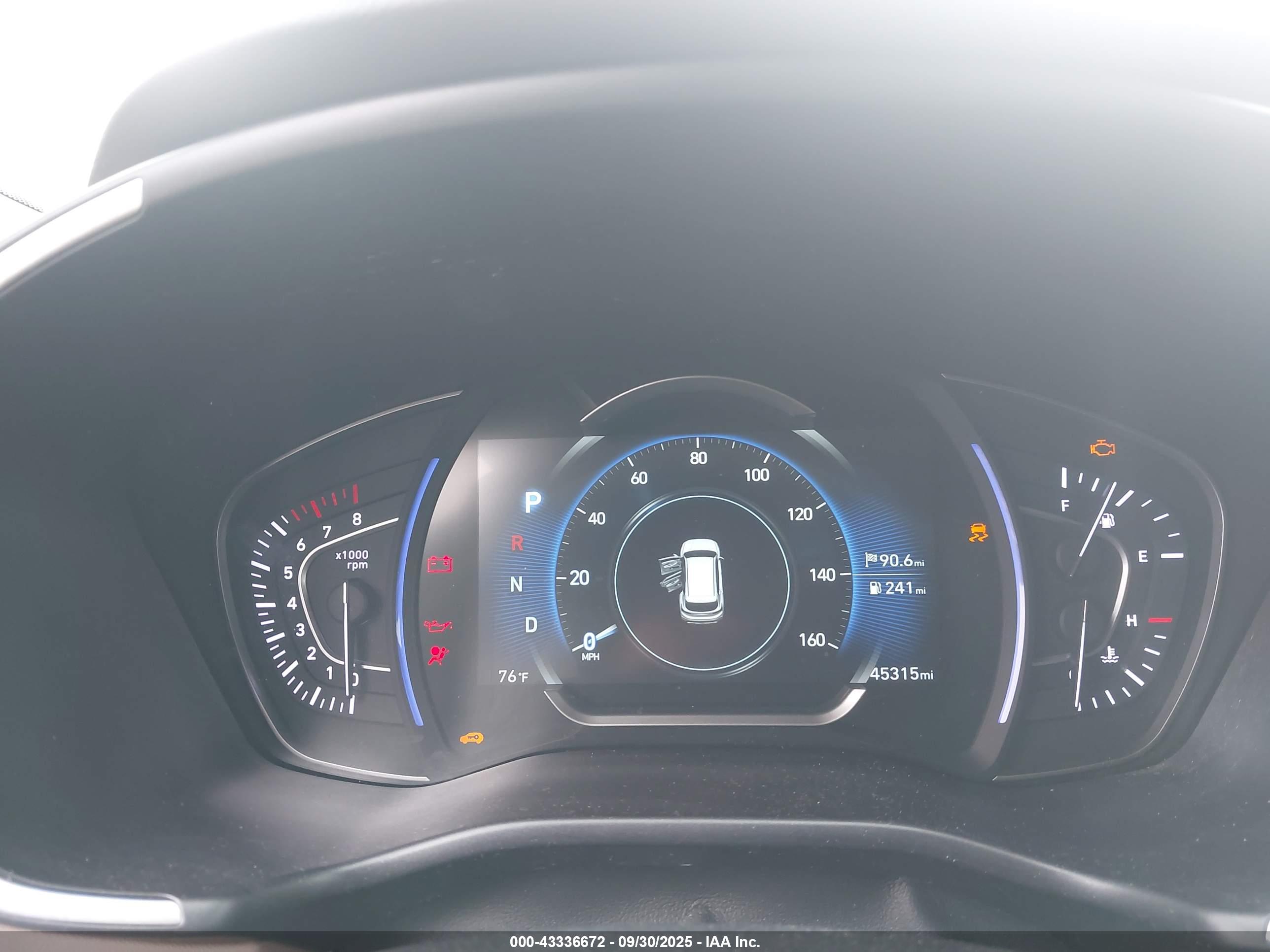 HYUNDAI SANTA image 7