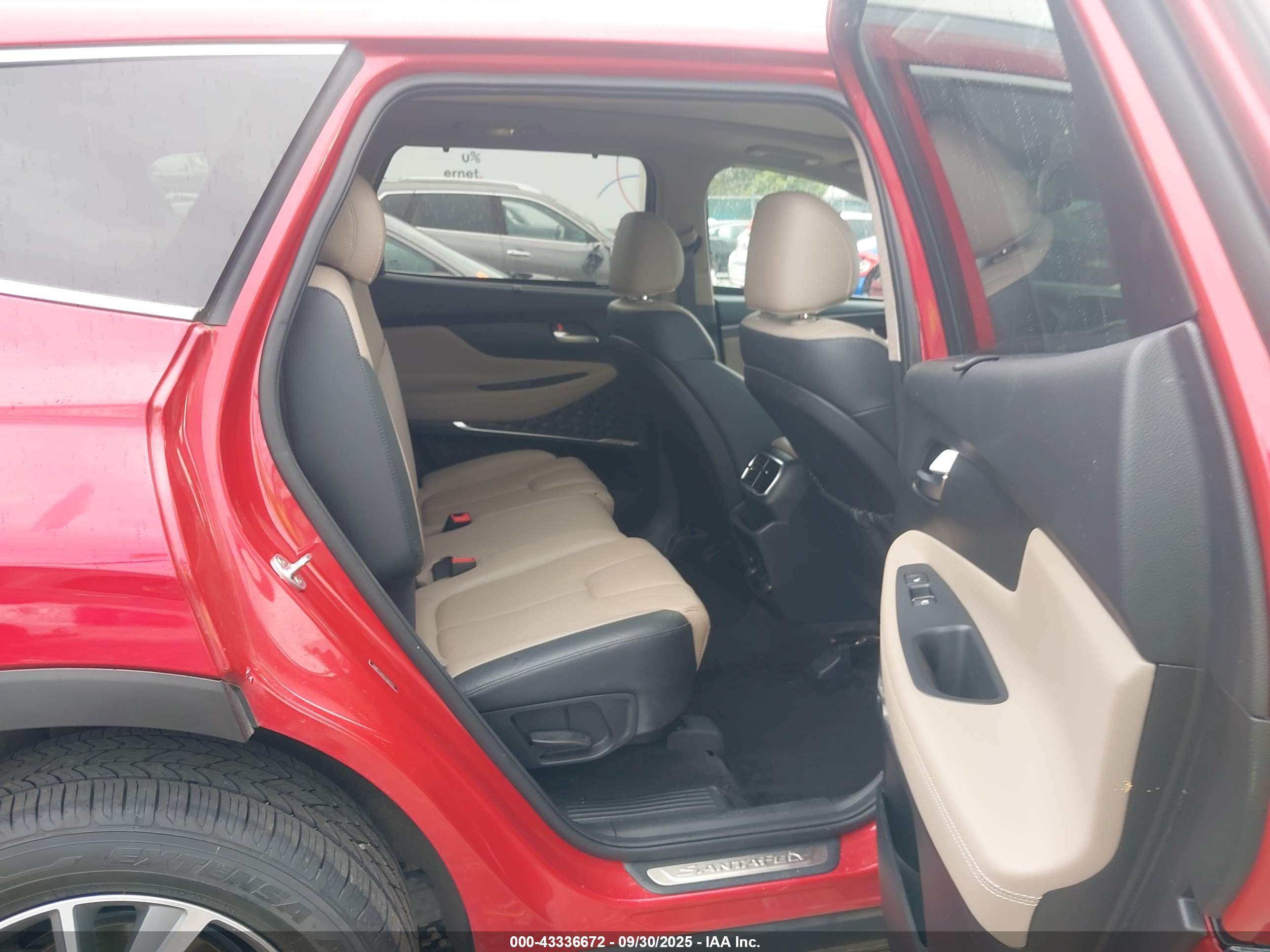 HYUNDAI SANTA image 8