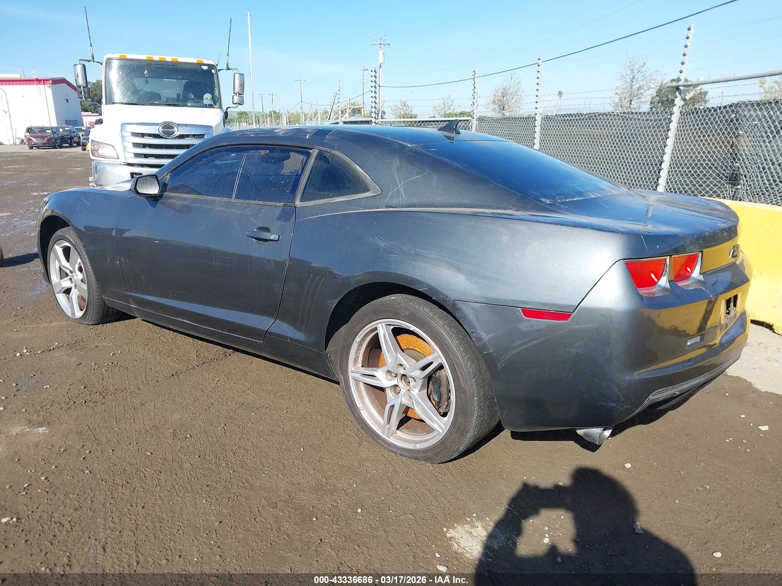 CHEVROLET CAMARO image 3