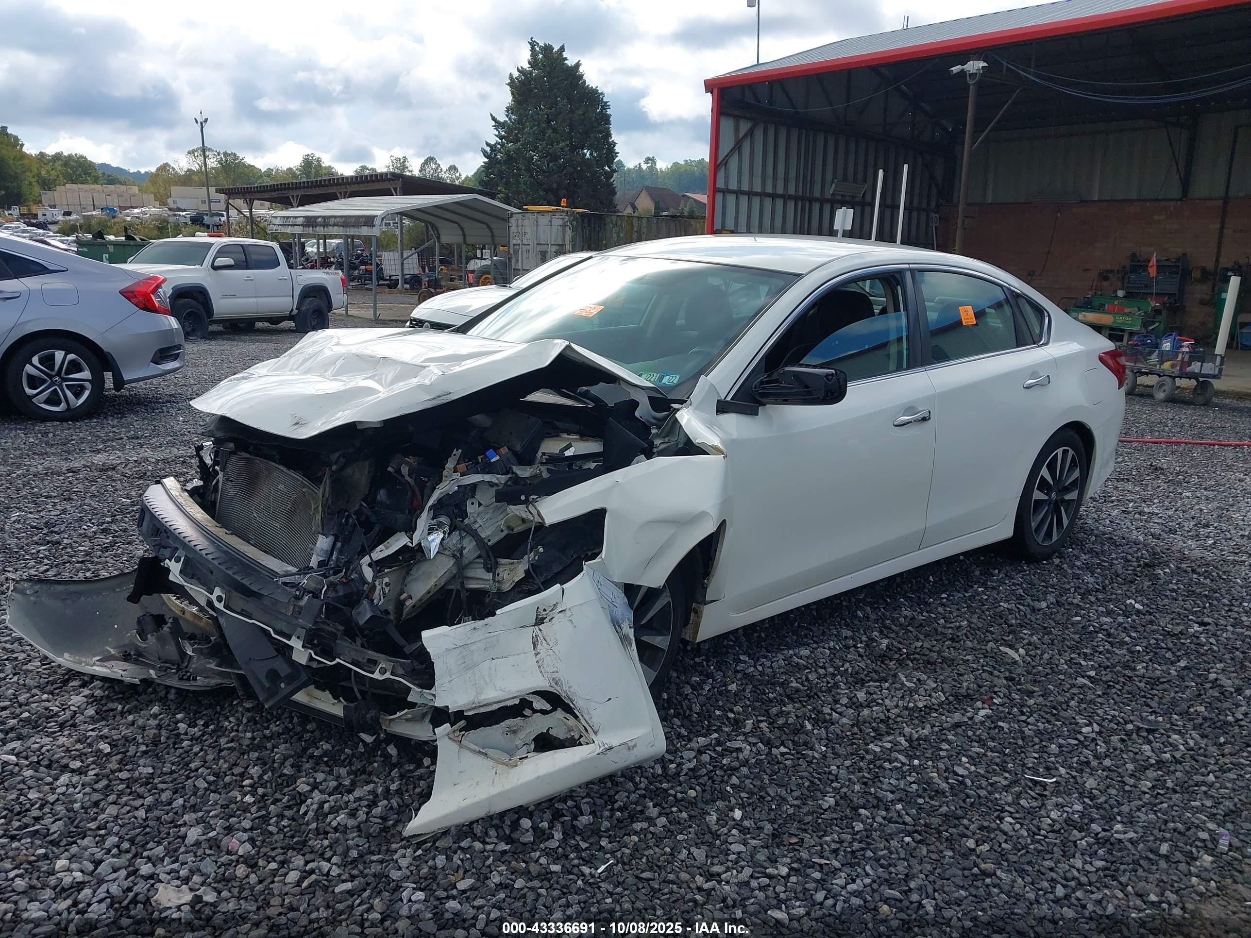 NISSAN ALTIMA image 2