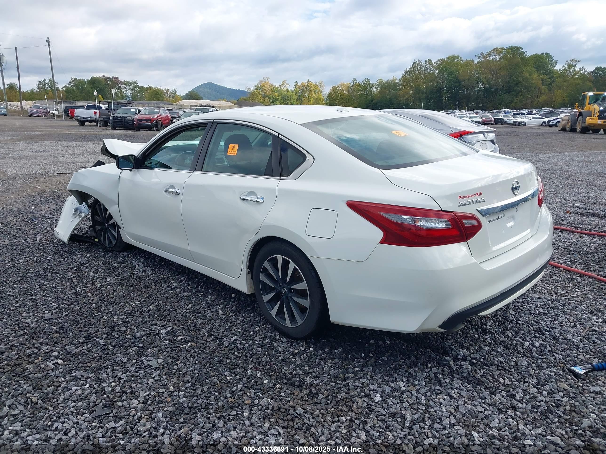 NISSAN ALTIMA image 3