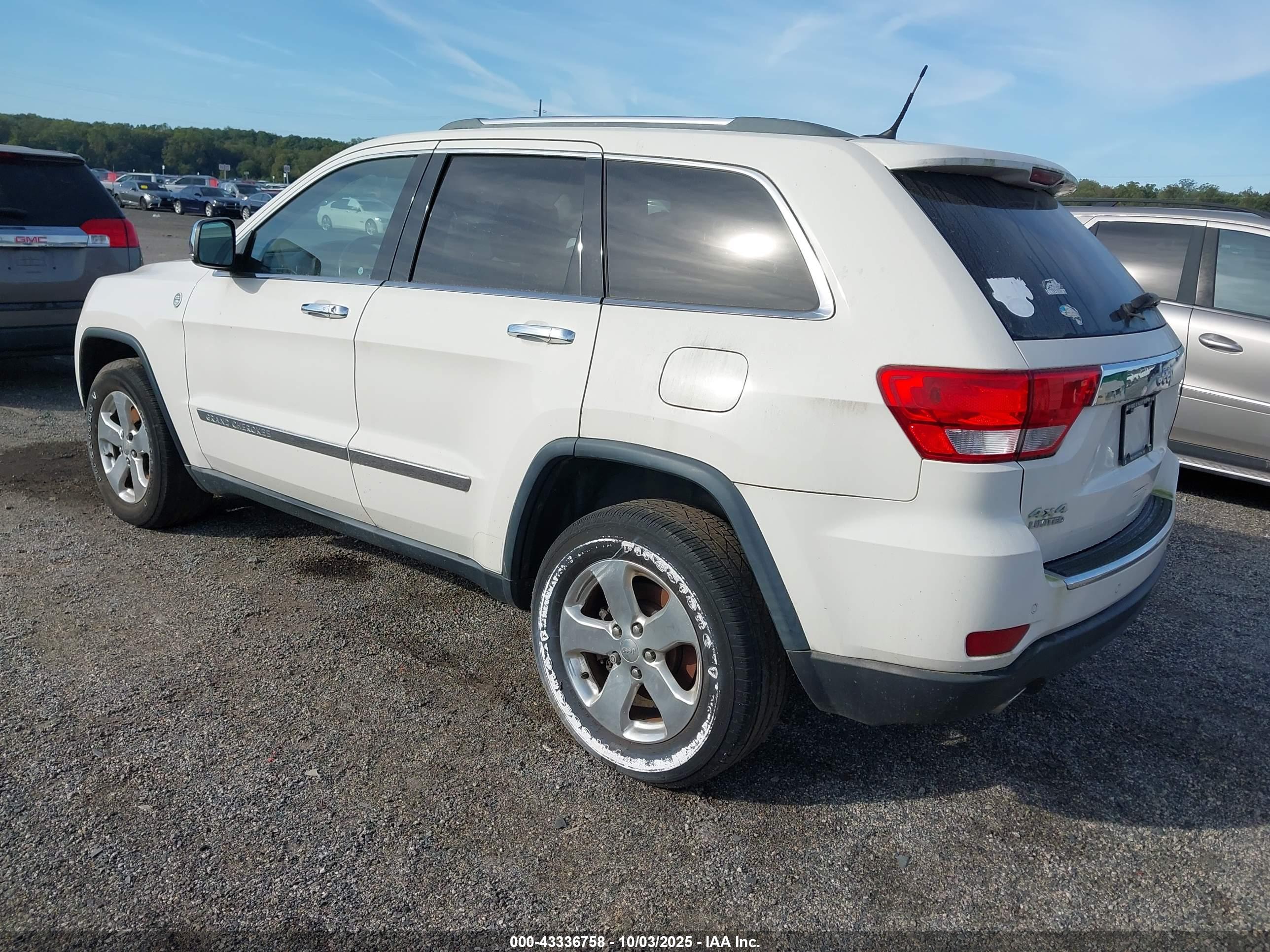 JEEP GRAND image 3