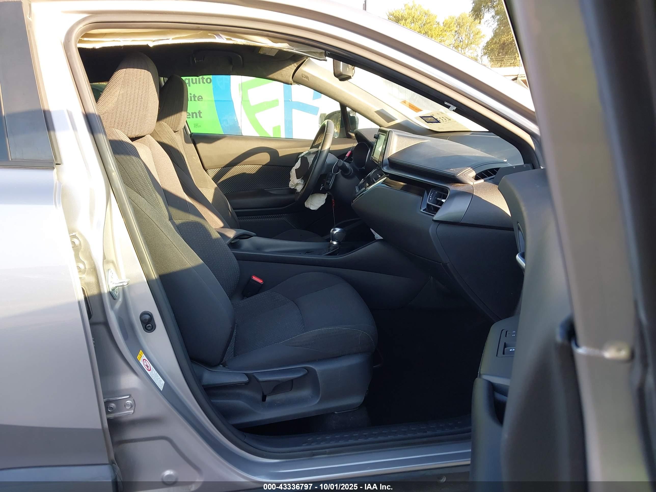 TOYOTA C-HR image 5