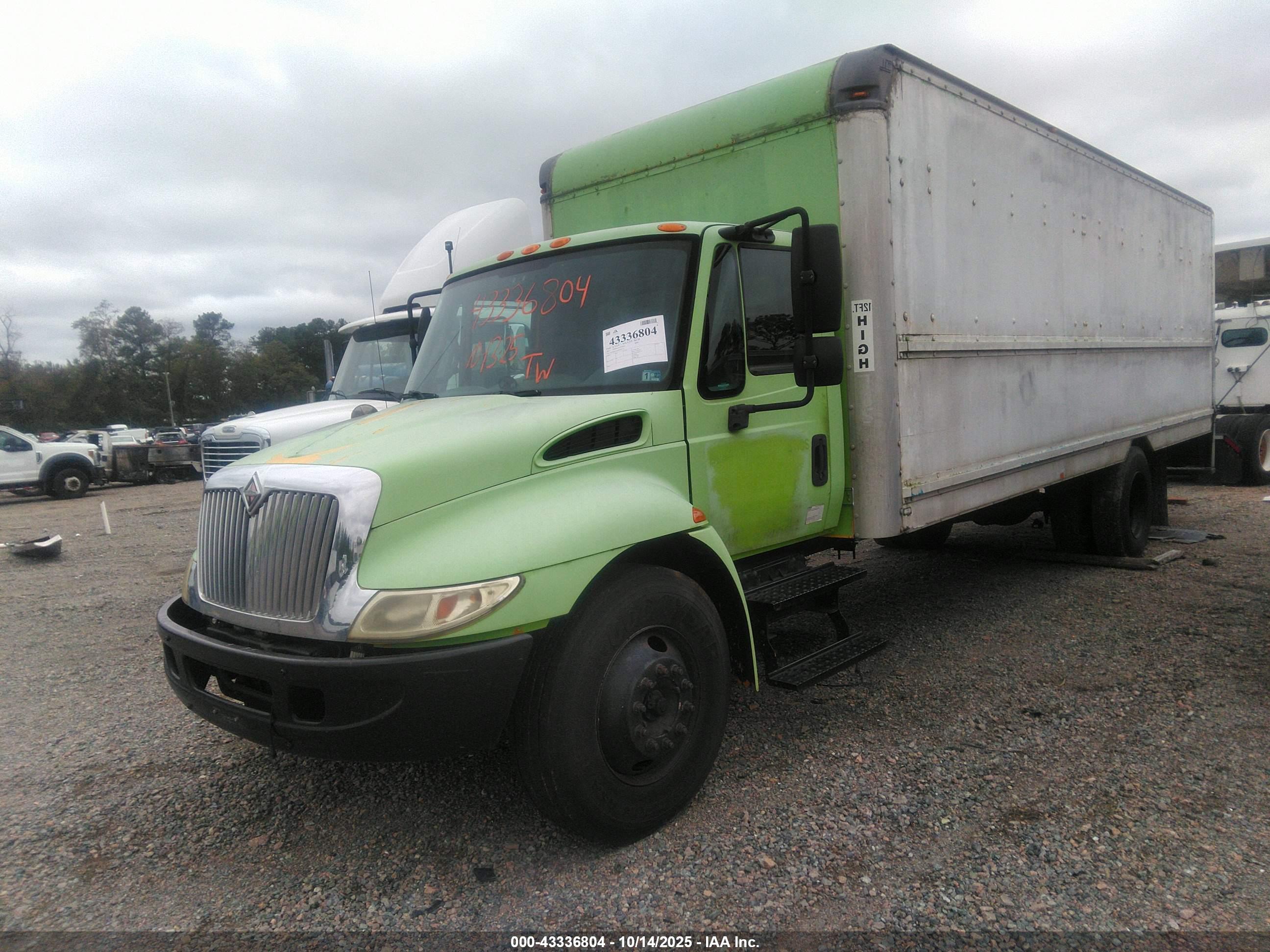 INTERNATIONAL 4000 image 2