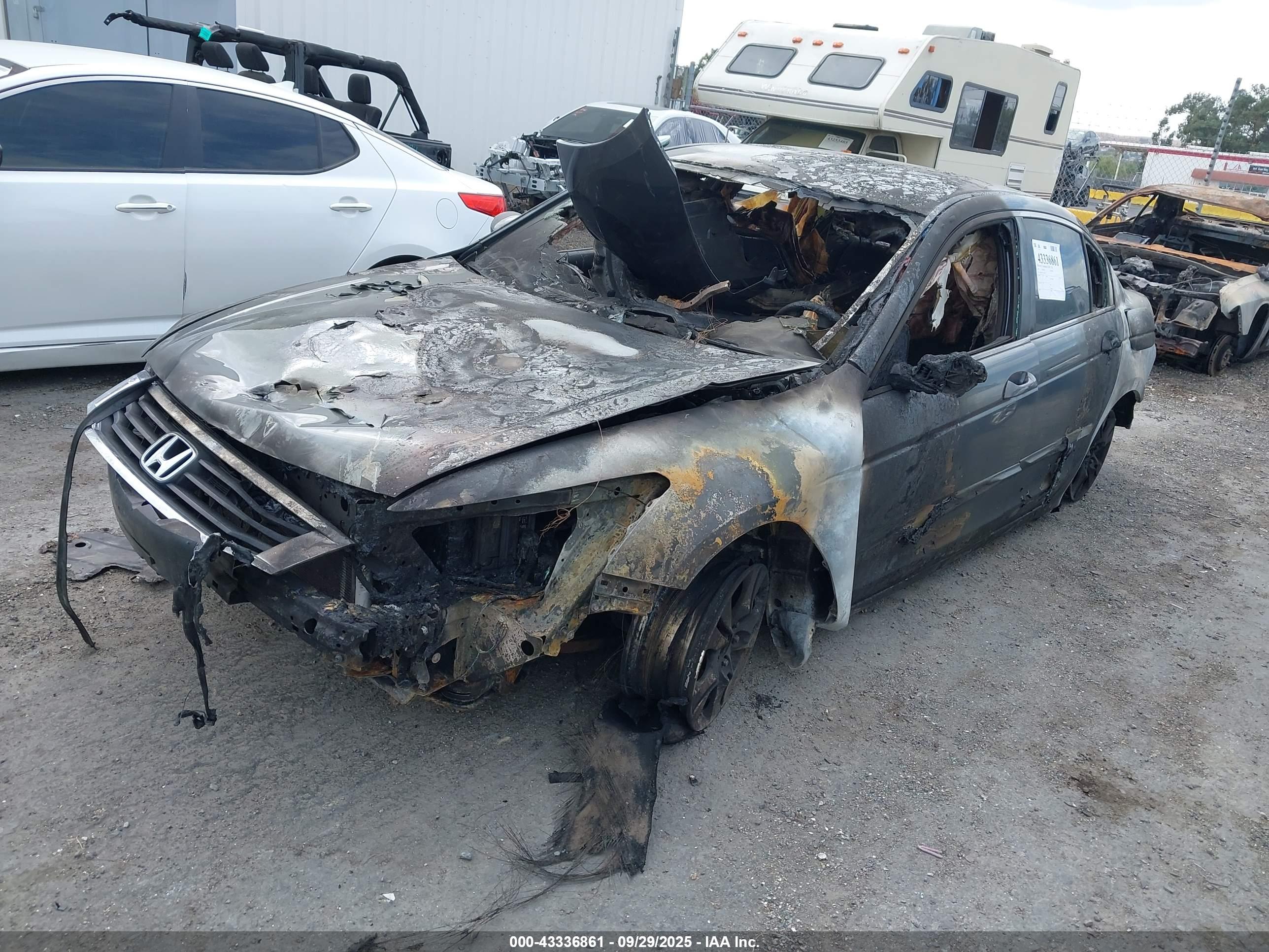 HONDA ACCORD image 2