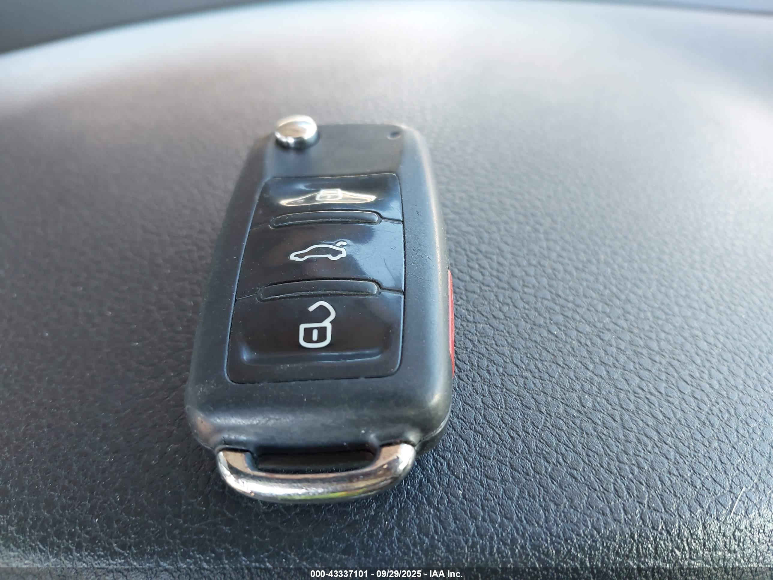 VOLKSWAGEN JETTA image 11