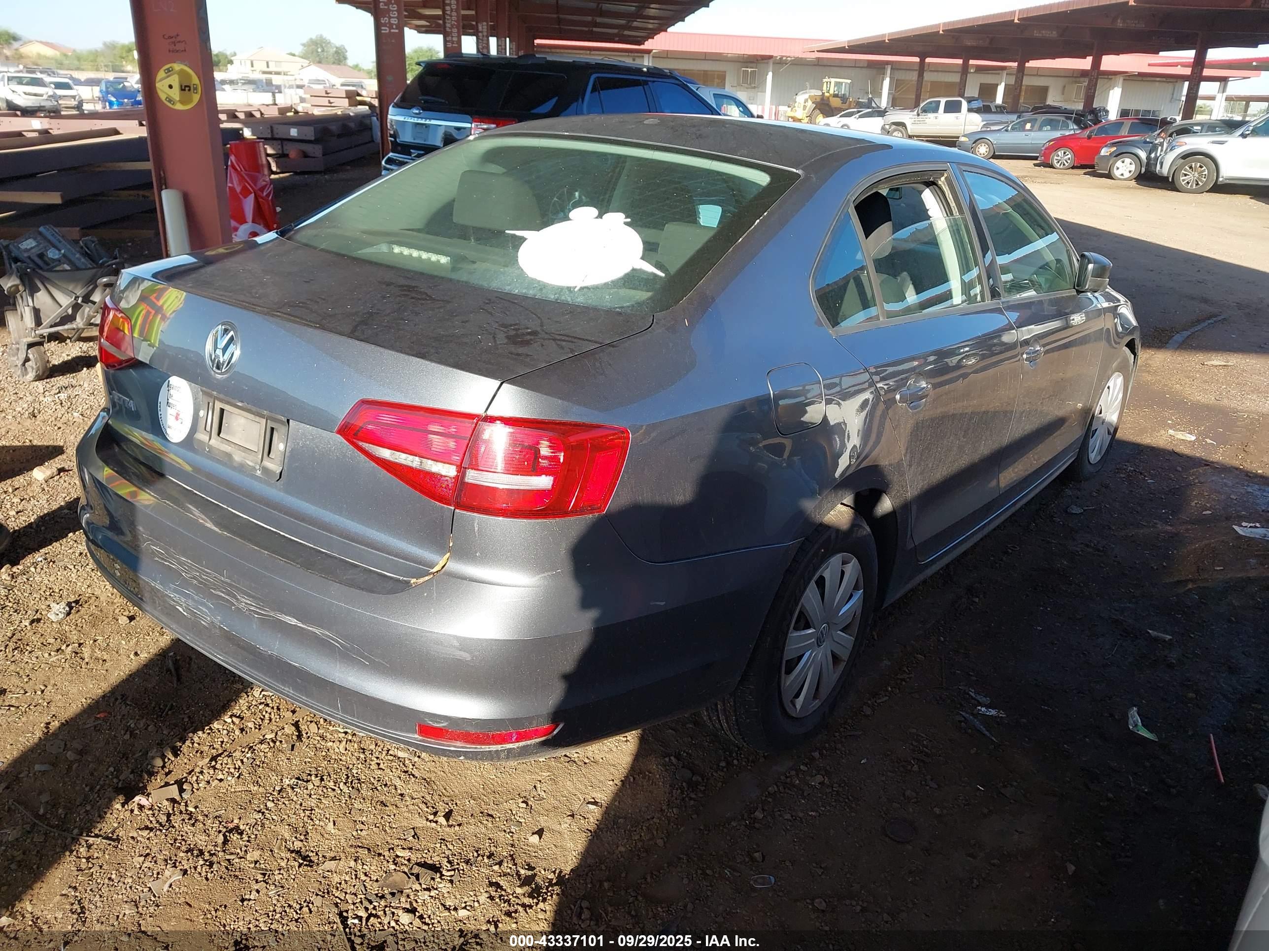 VOLKSWAGEN JETTA image 4
