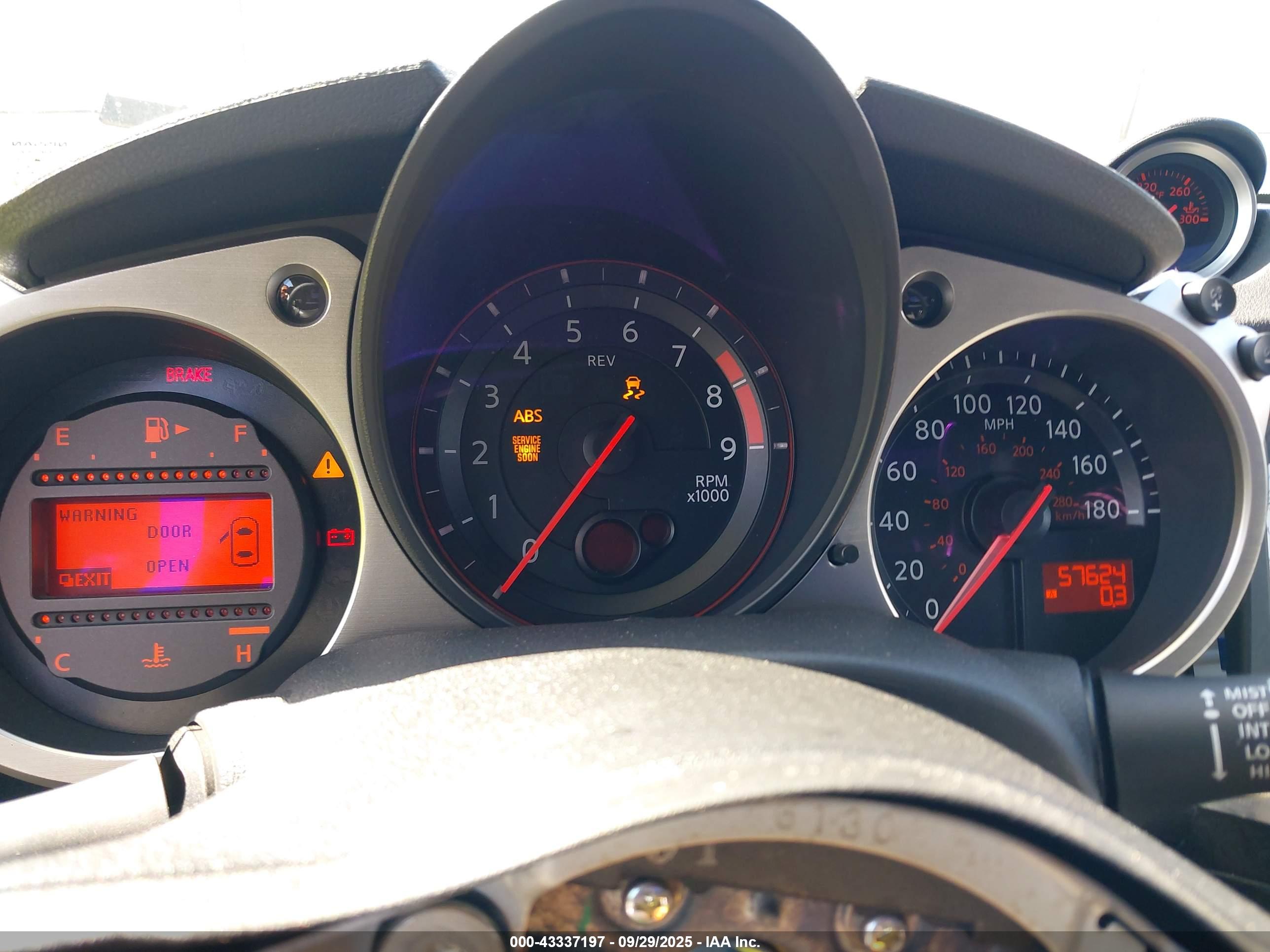 NISSAN 370Z image 7