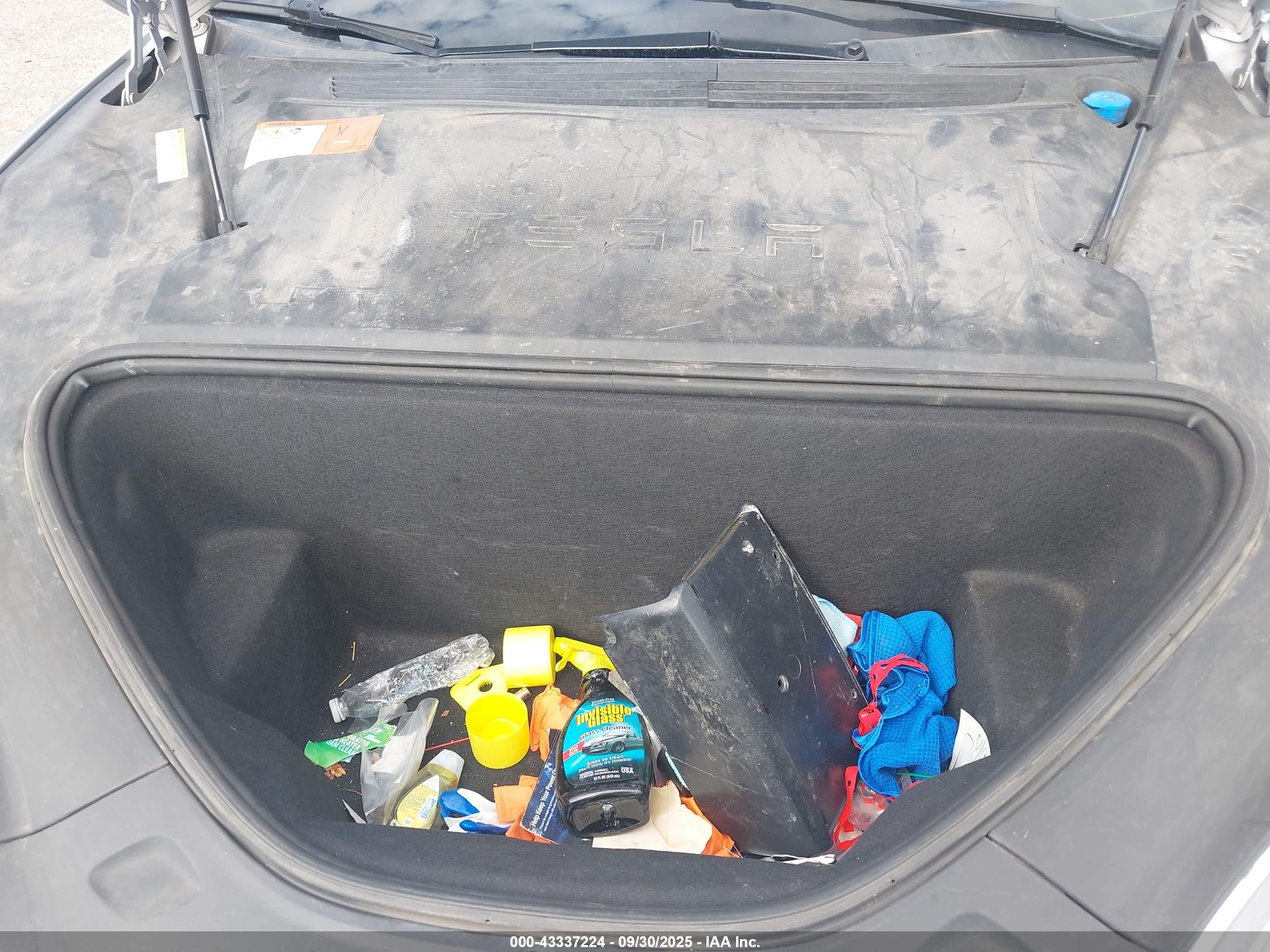 TESLA MODEL image 10