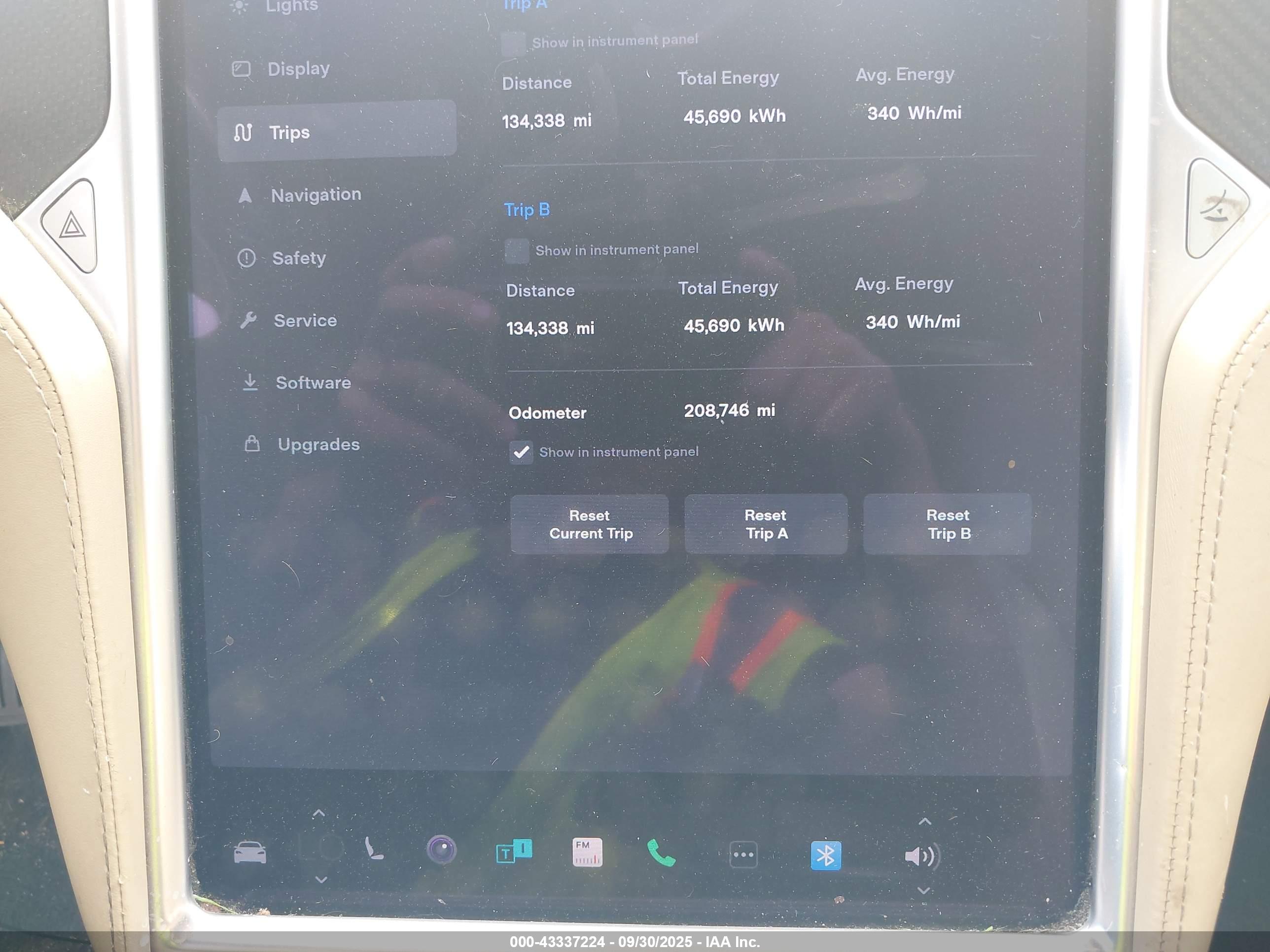 TESLA MODEL image 7