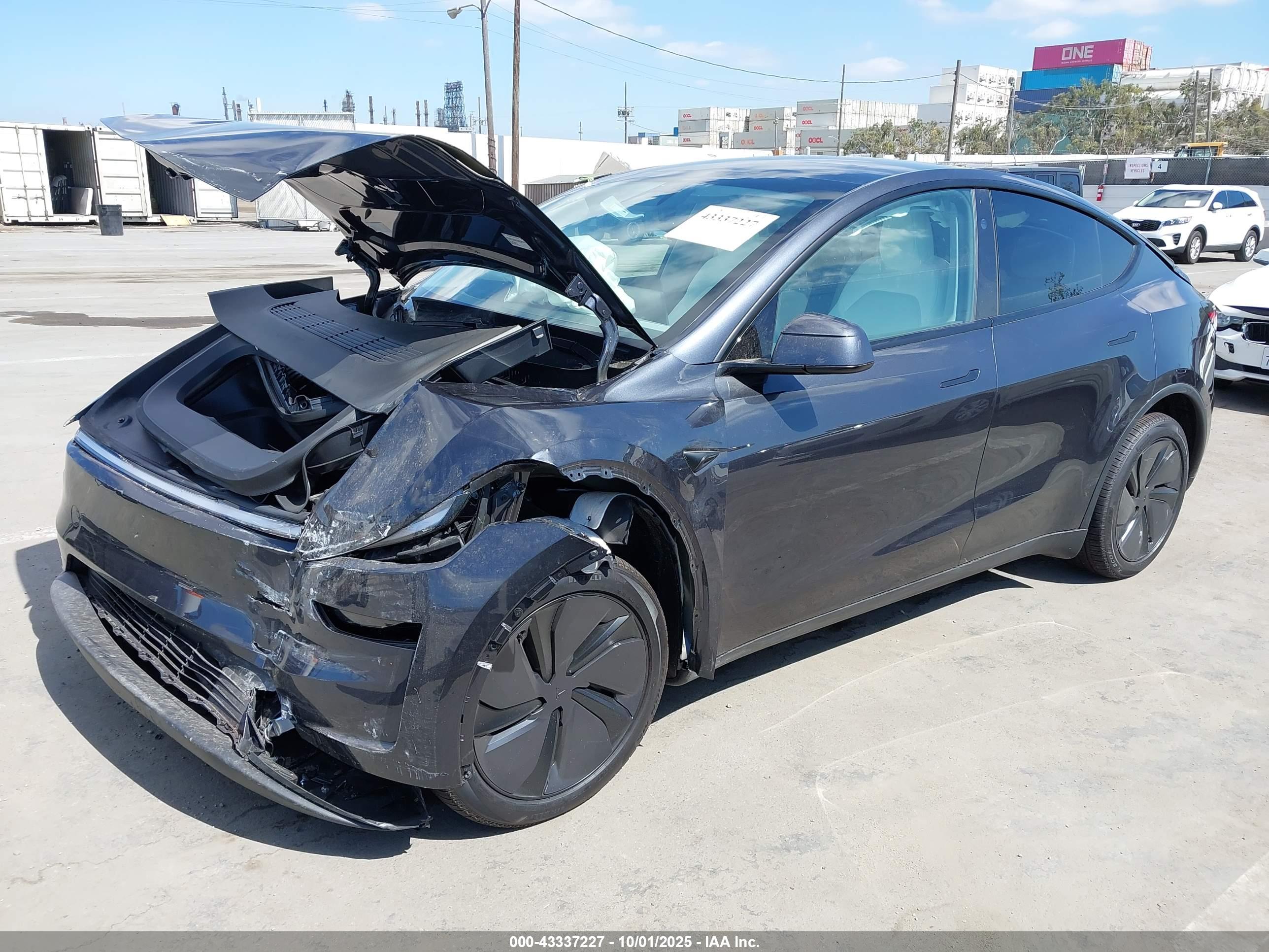 TESLA MODEL image 2