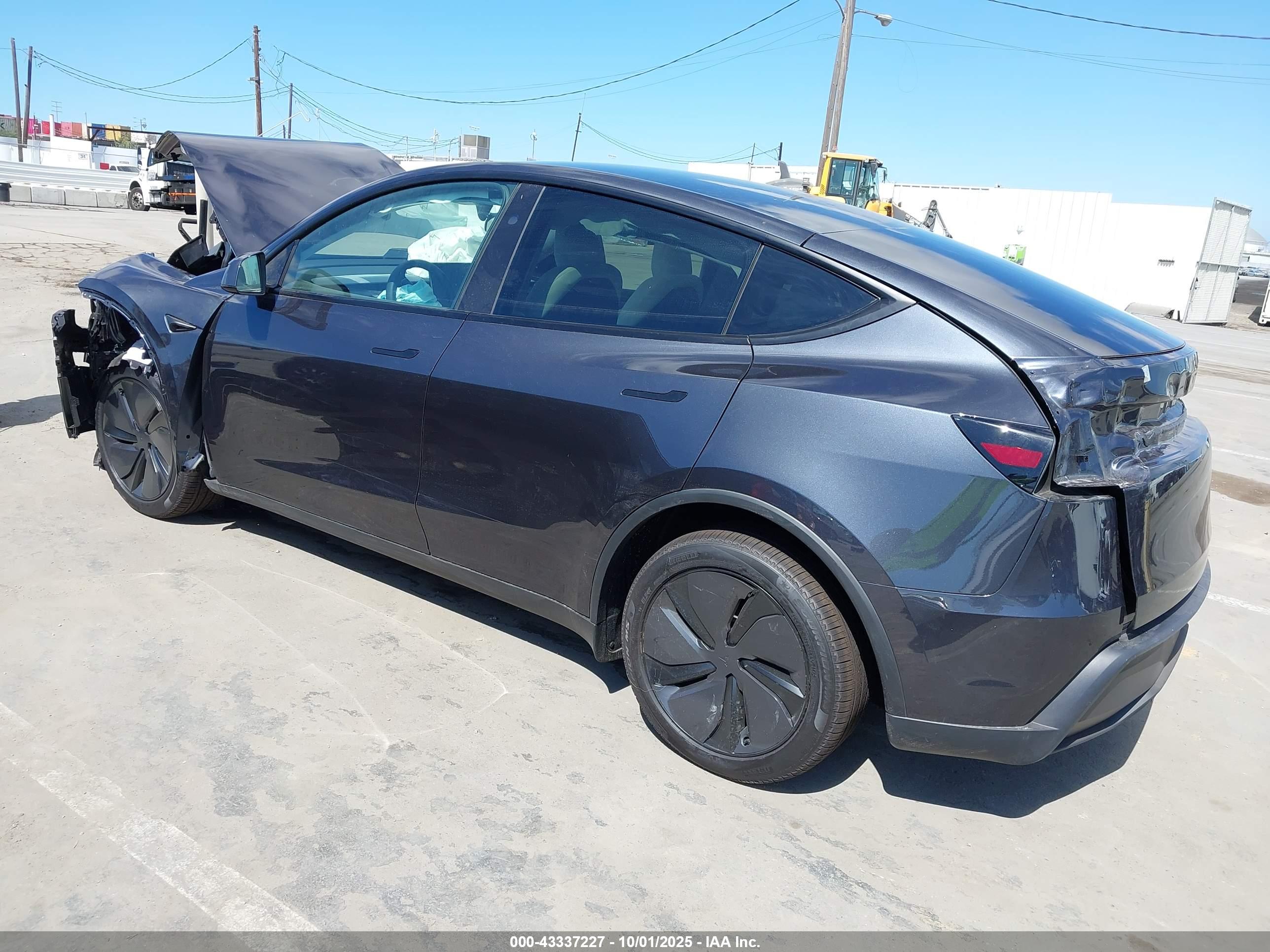 TESLA MODEL image 3