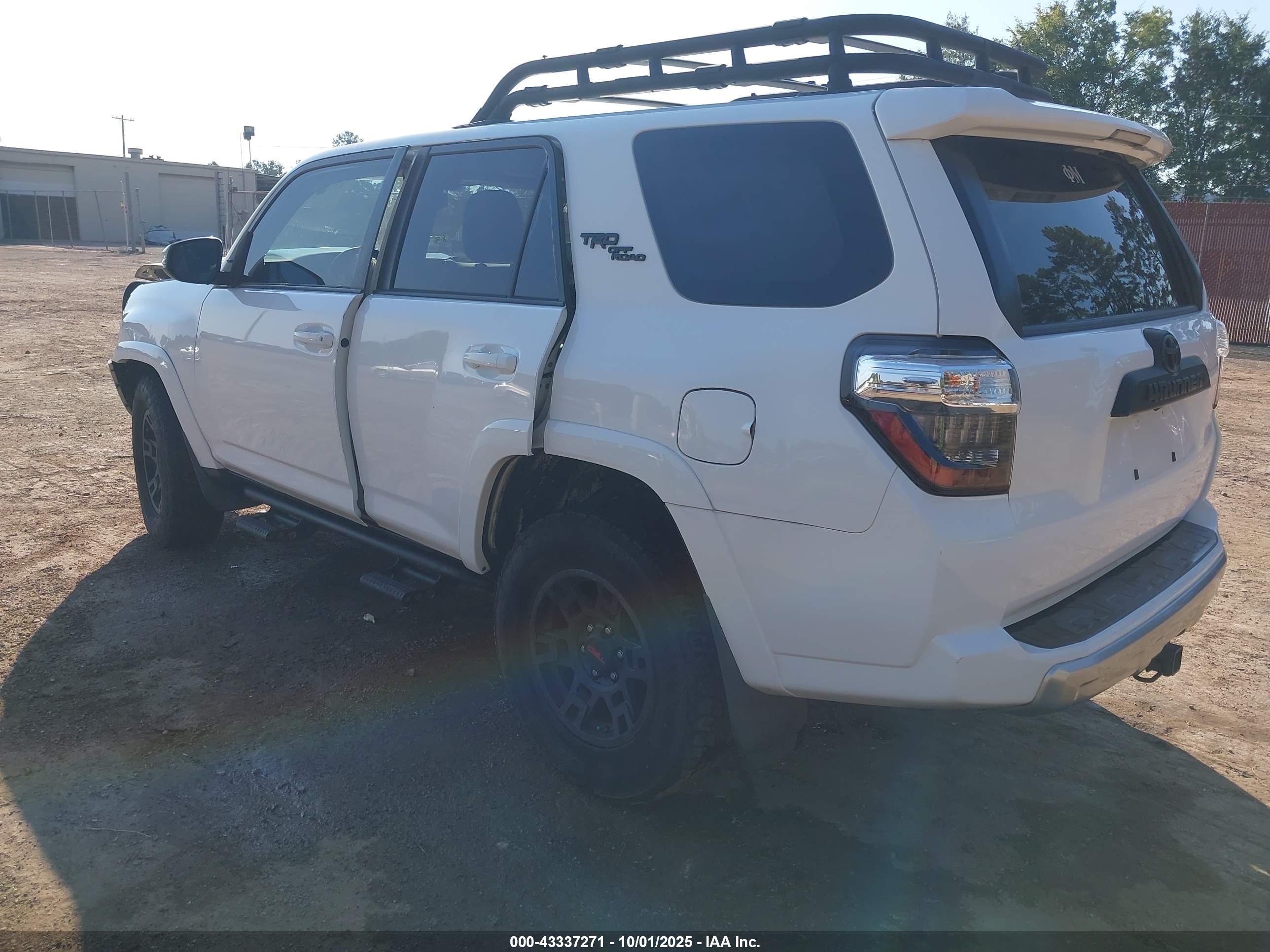 TOYOTA 4RUNNER image 3