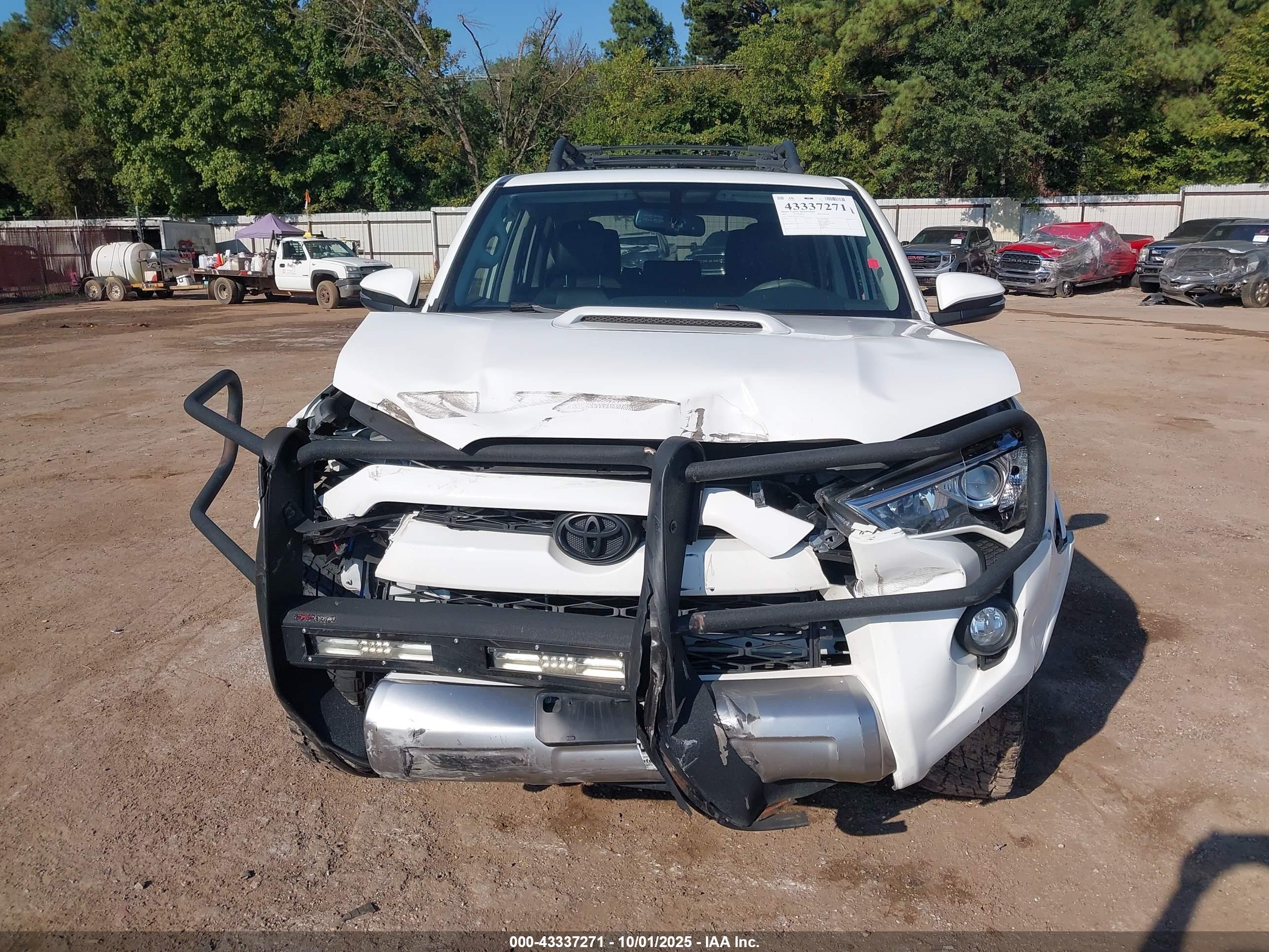TOYOTA 4RUNNER image 6