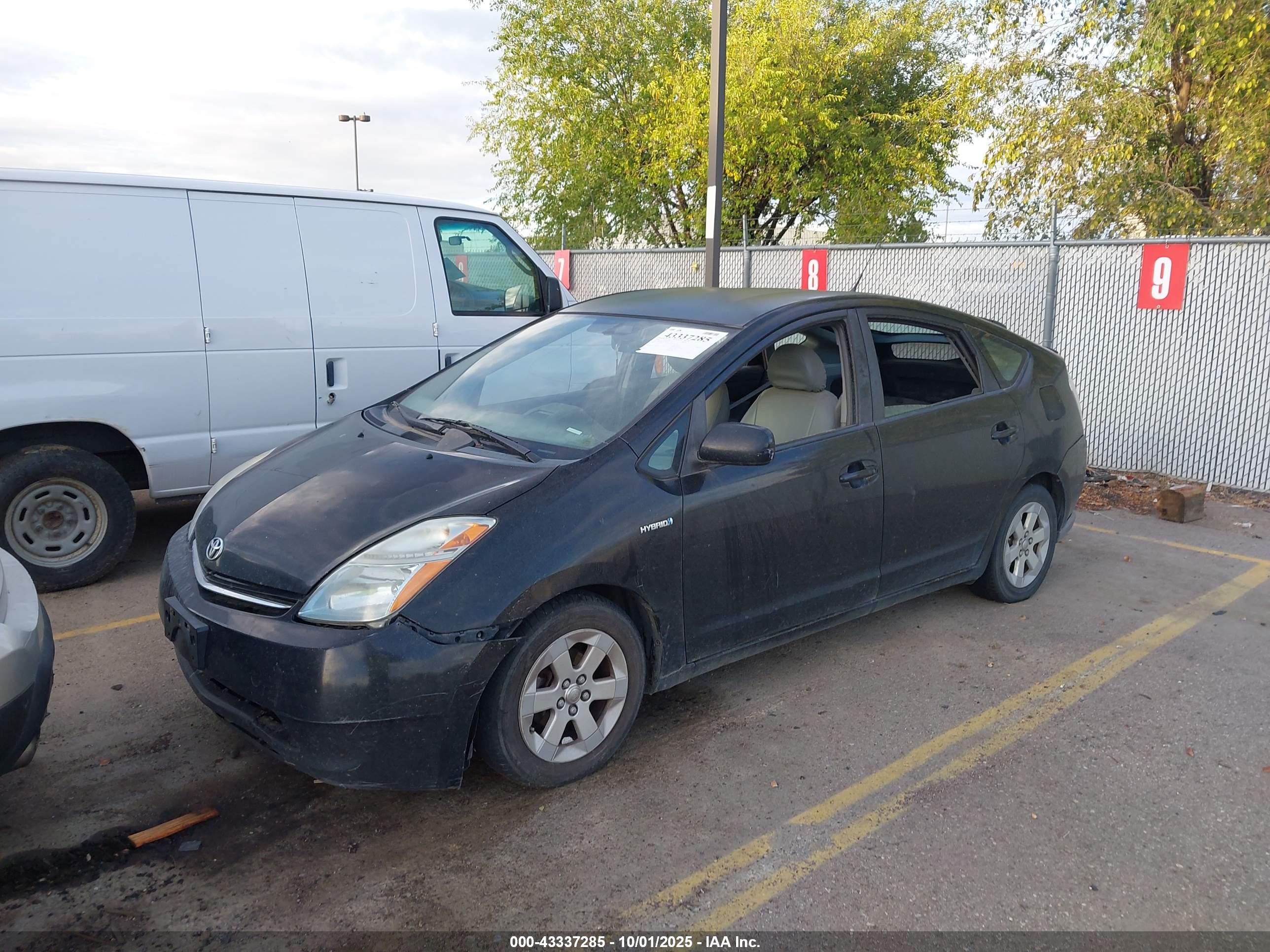 TOYOTA PRIUS image 2