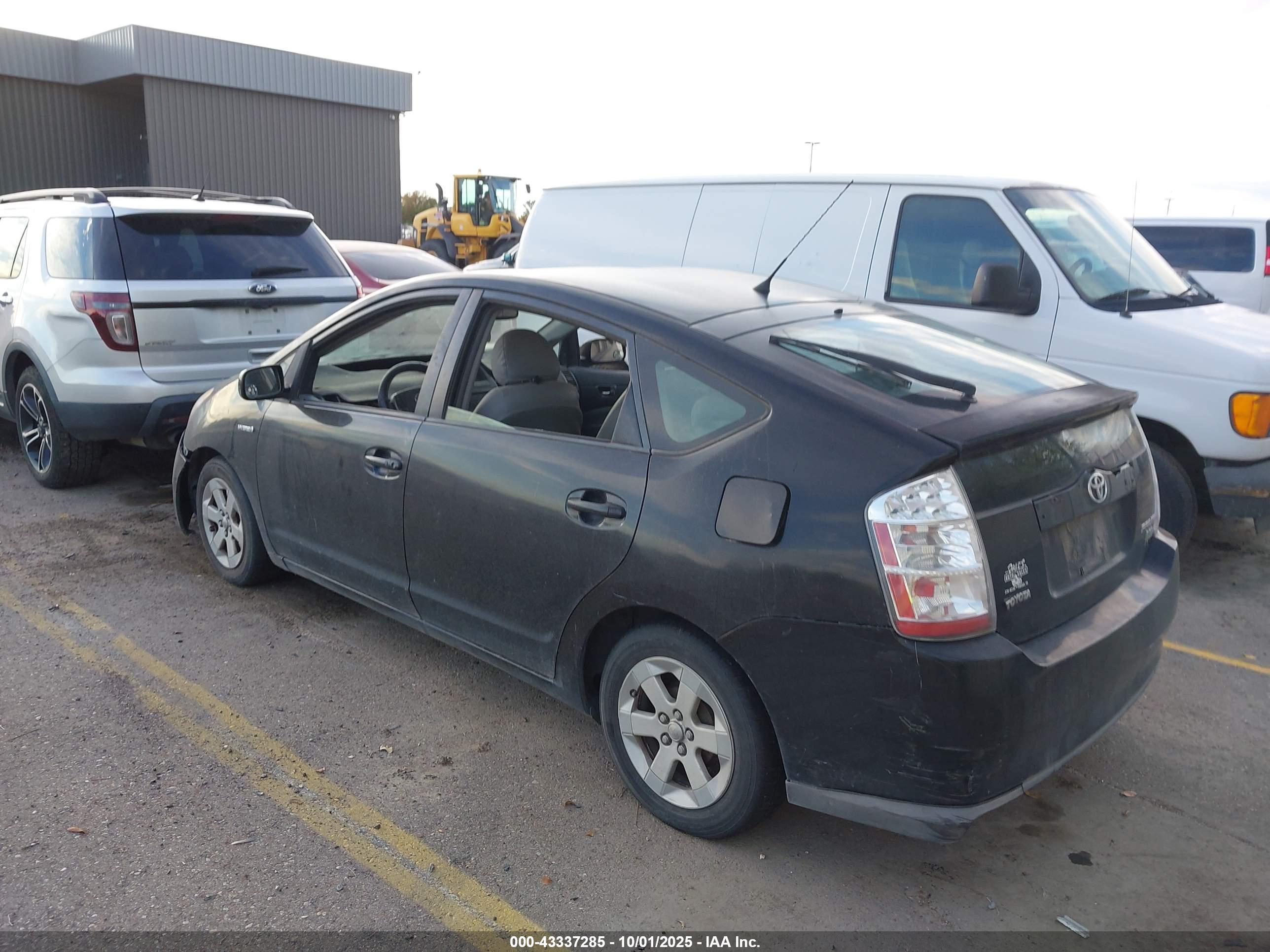 TOYOTA PRIUS image 3