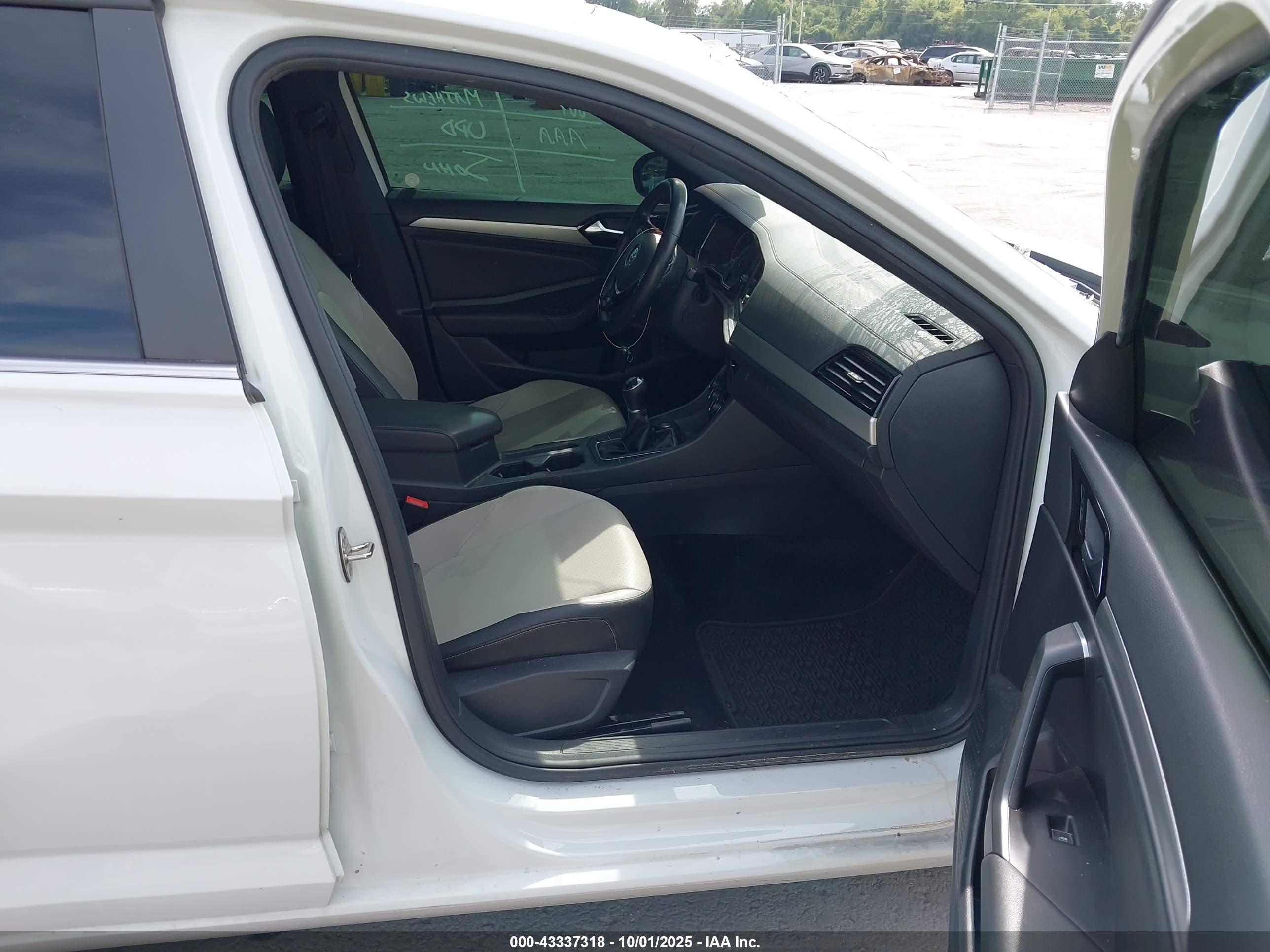 VOLKSWAGEN JETTA image 5