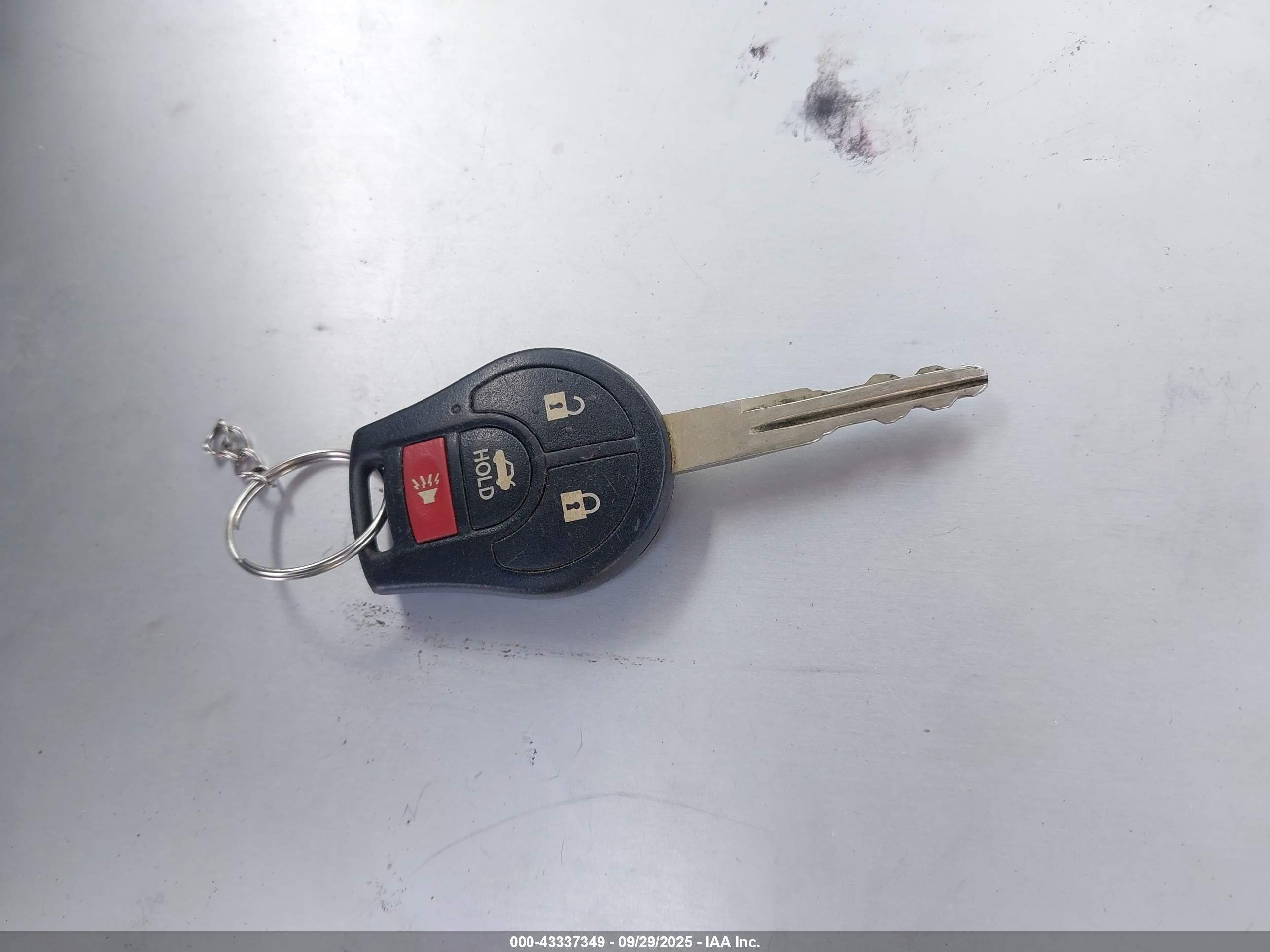 NISSAN VERSA image 11