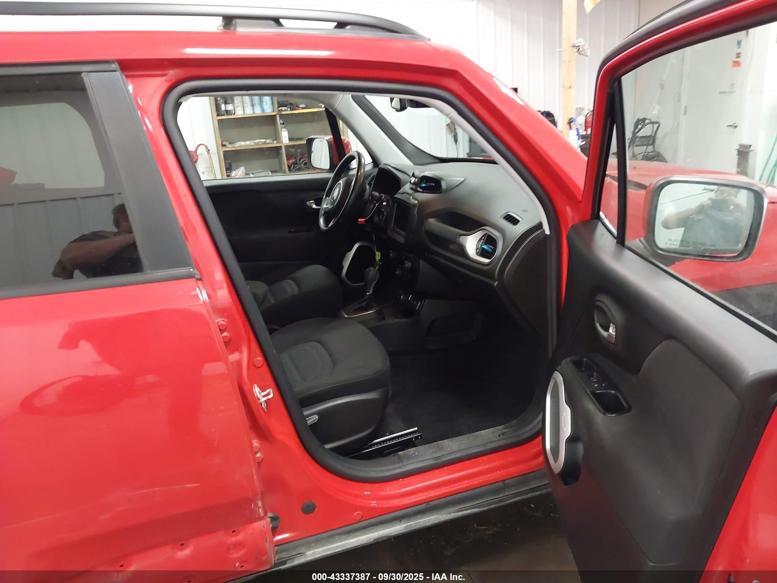 JEEP RENEGADE image 5