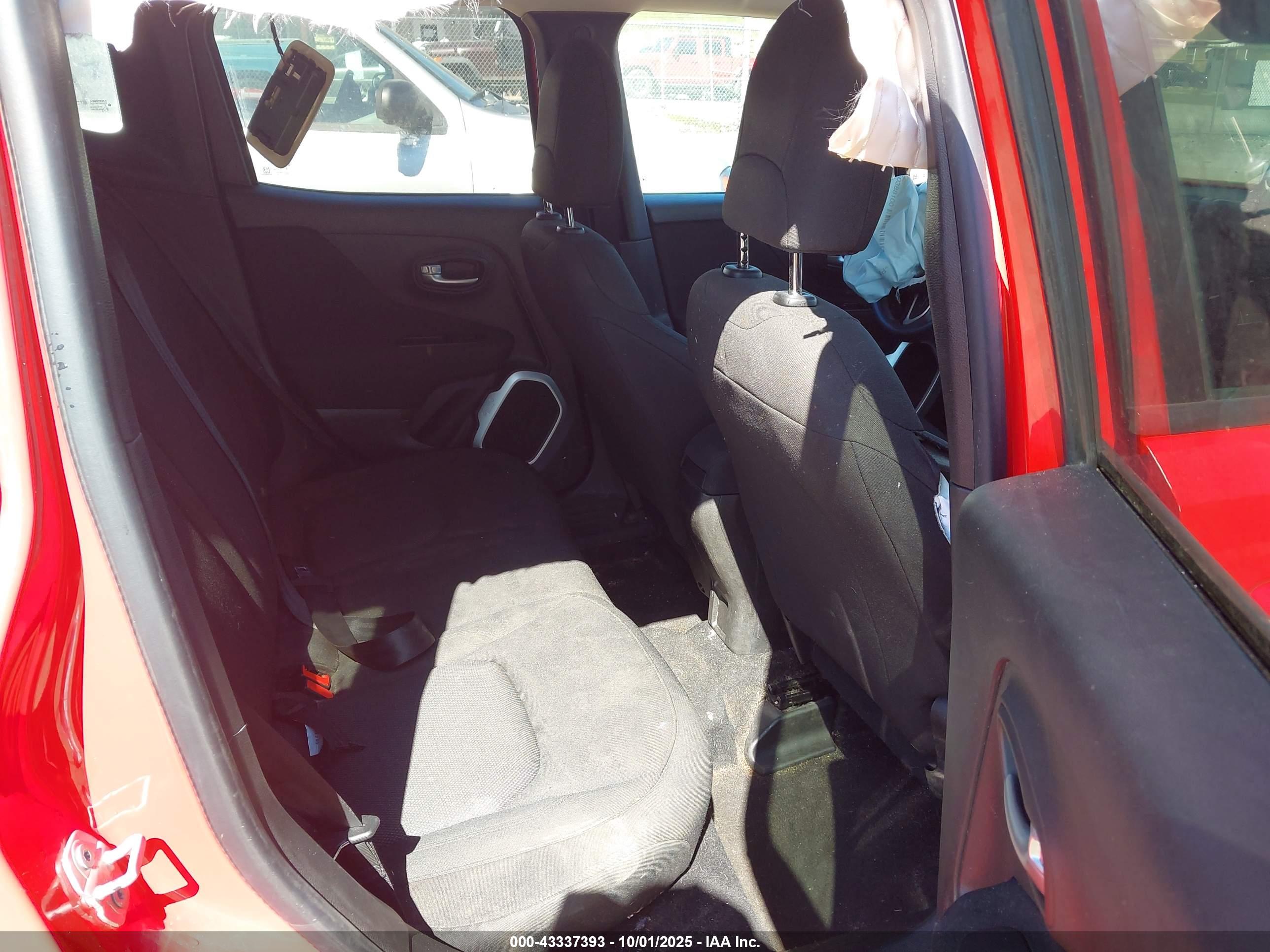 JEEP RENEGADE image 8