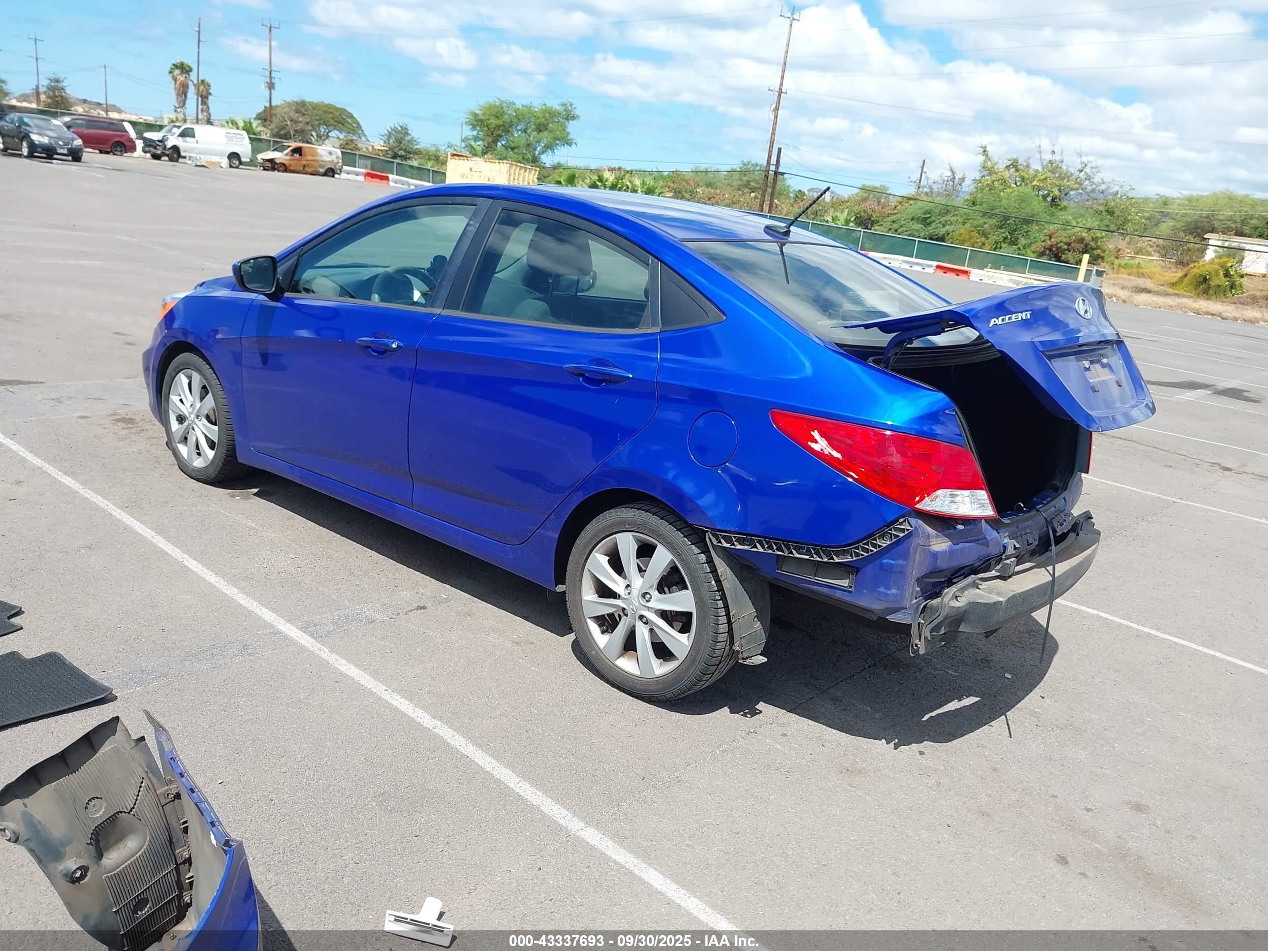 HYUNDAI ACCENT image 3