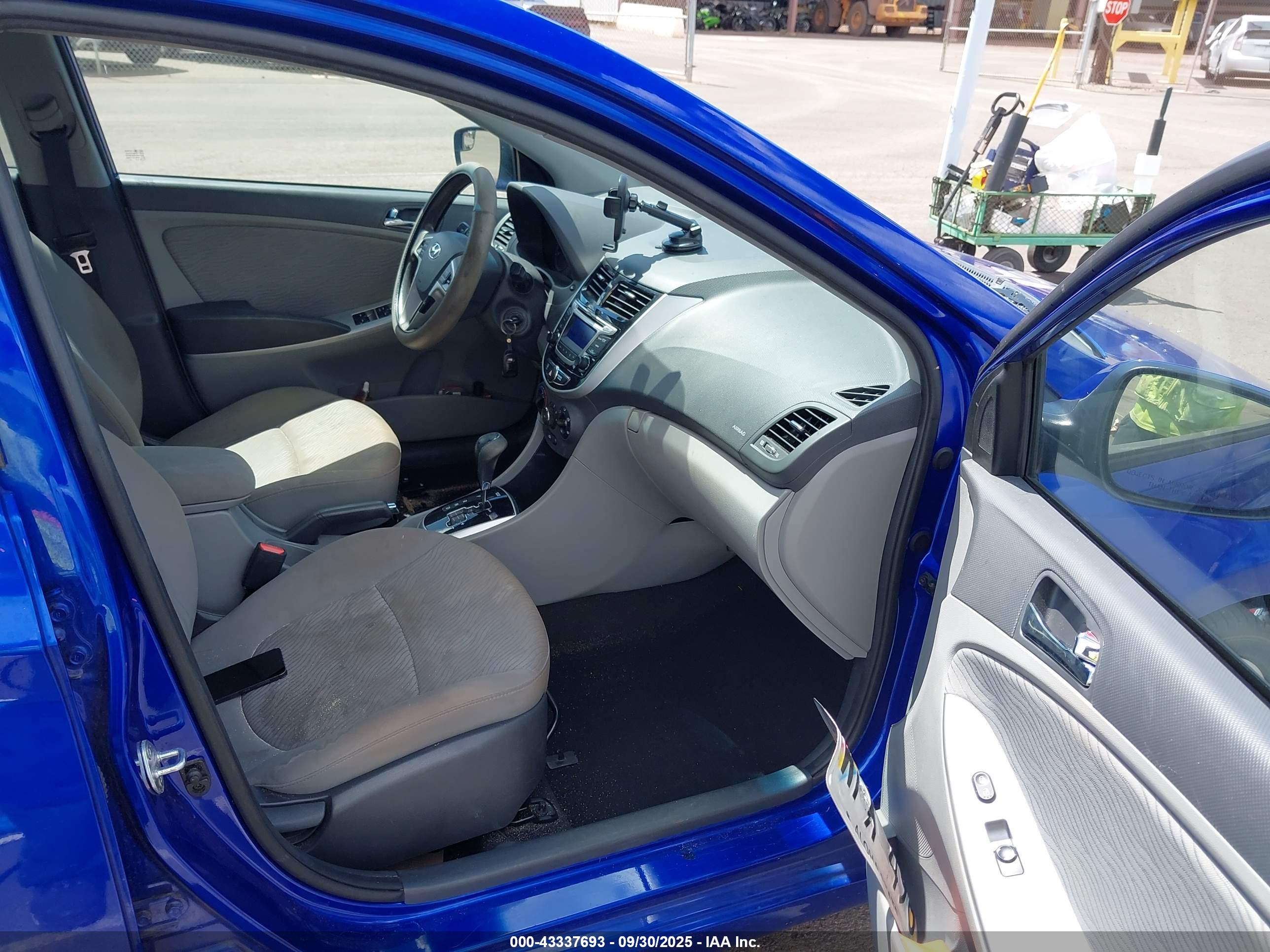HYUNDAI ACCENT image 5