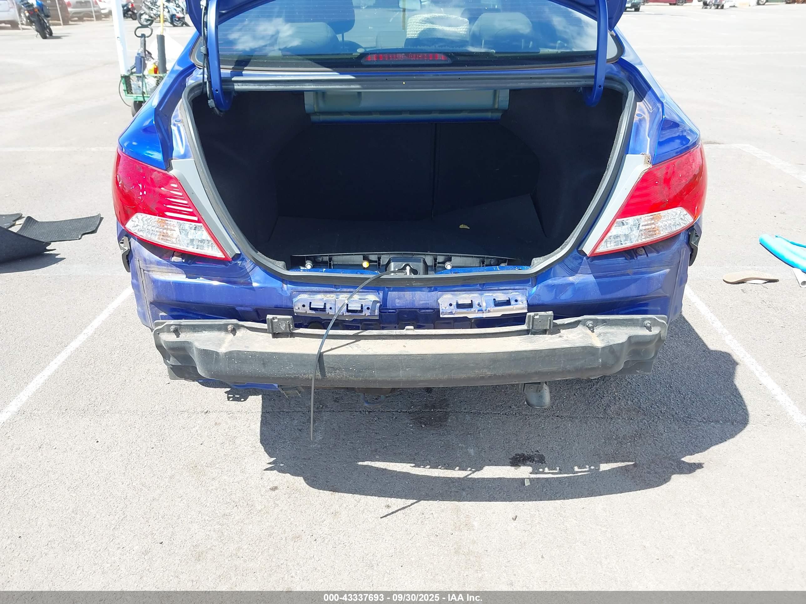 HYUNDAI ACCENT image 6