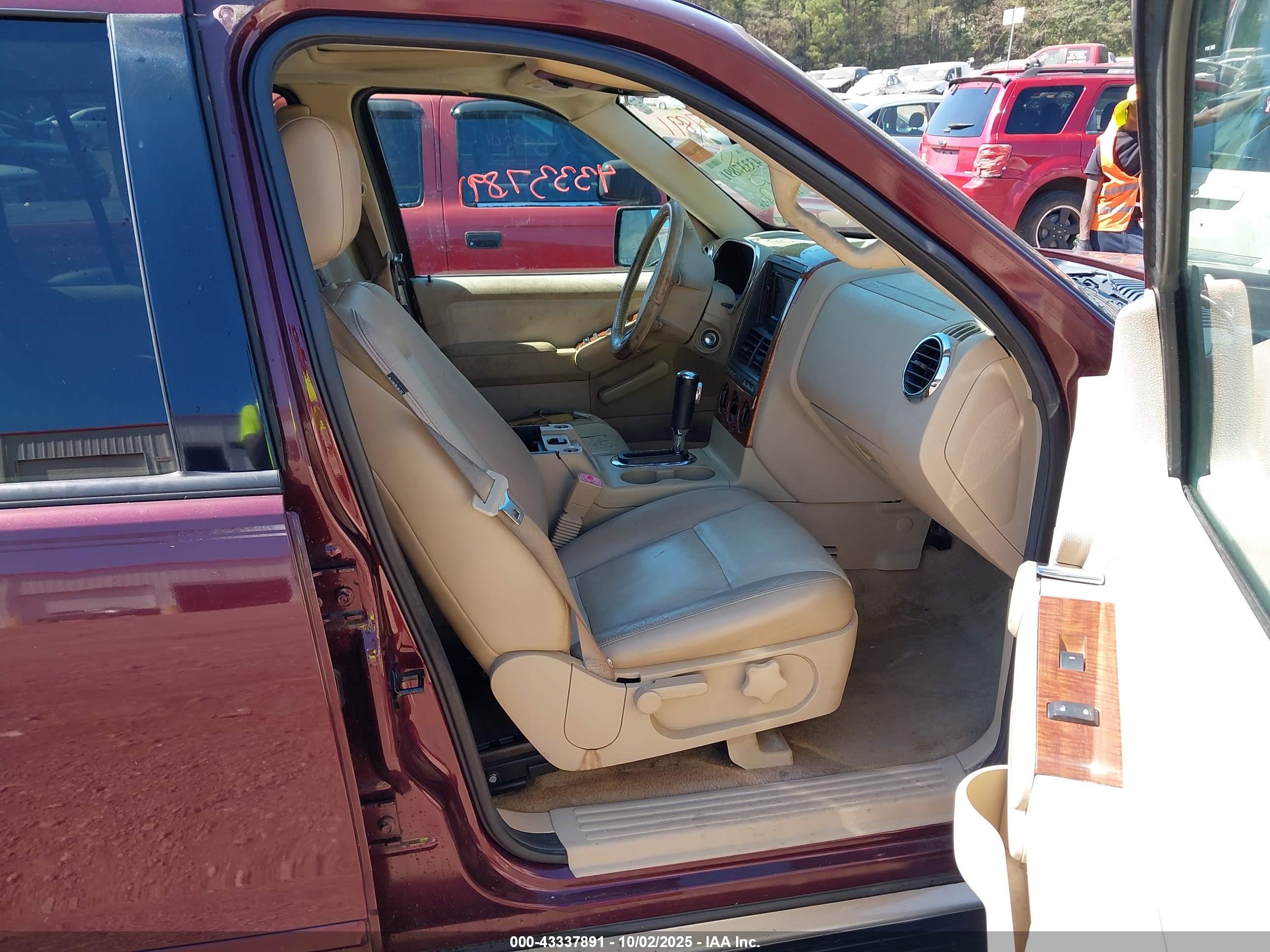 FORD EXPLORER image 5