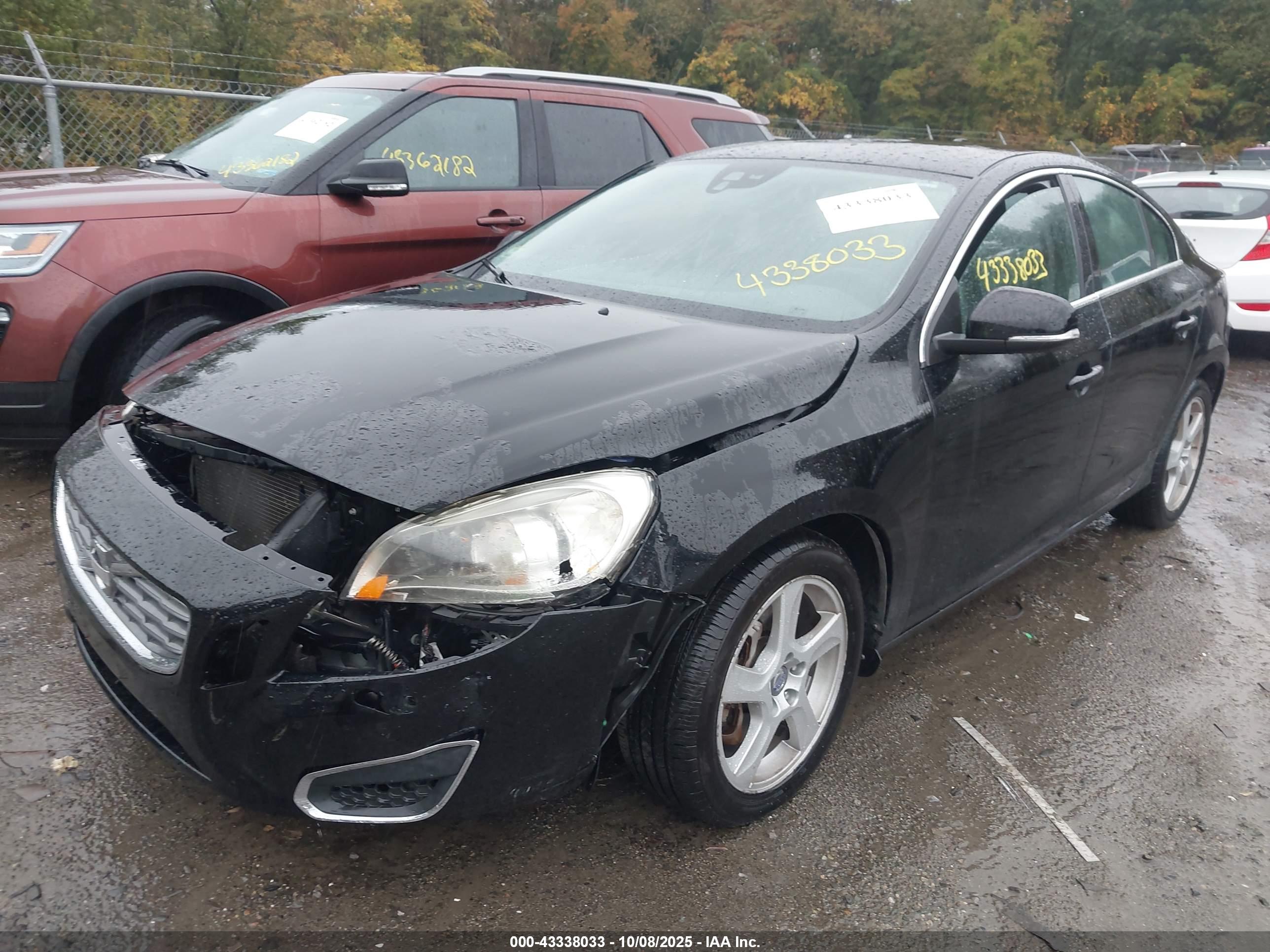VOLVO S60 image 2