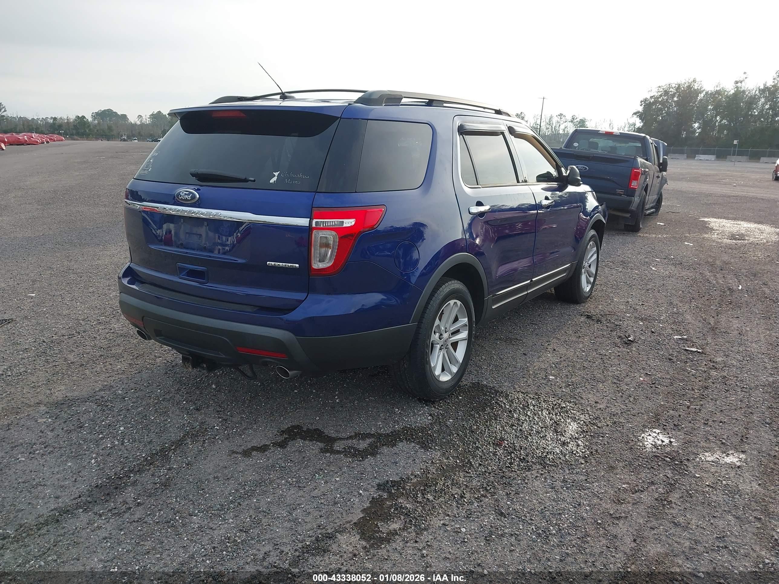FORD EXPLORER image 4