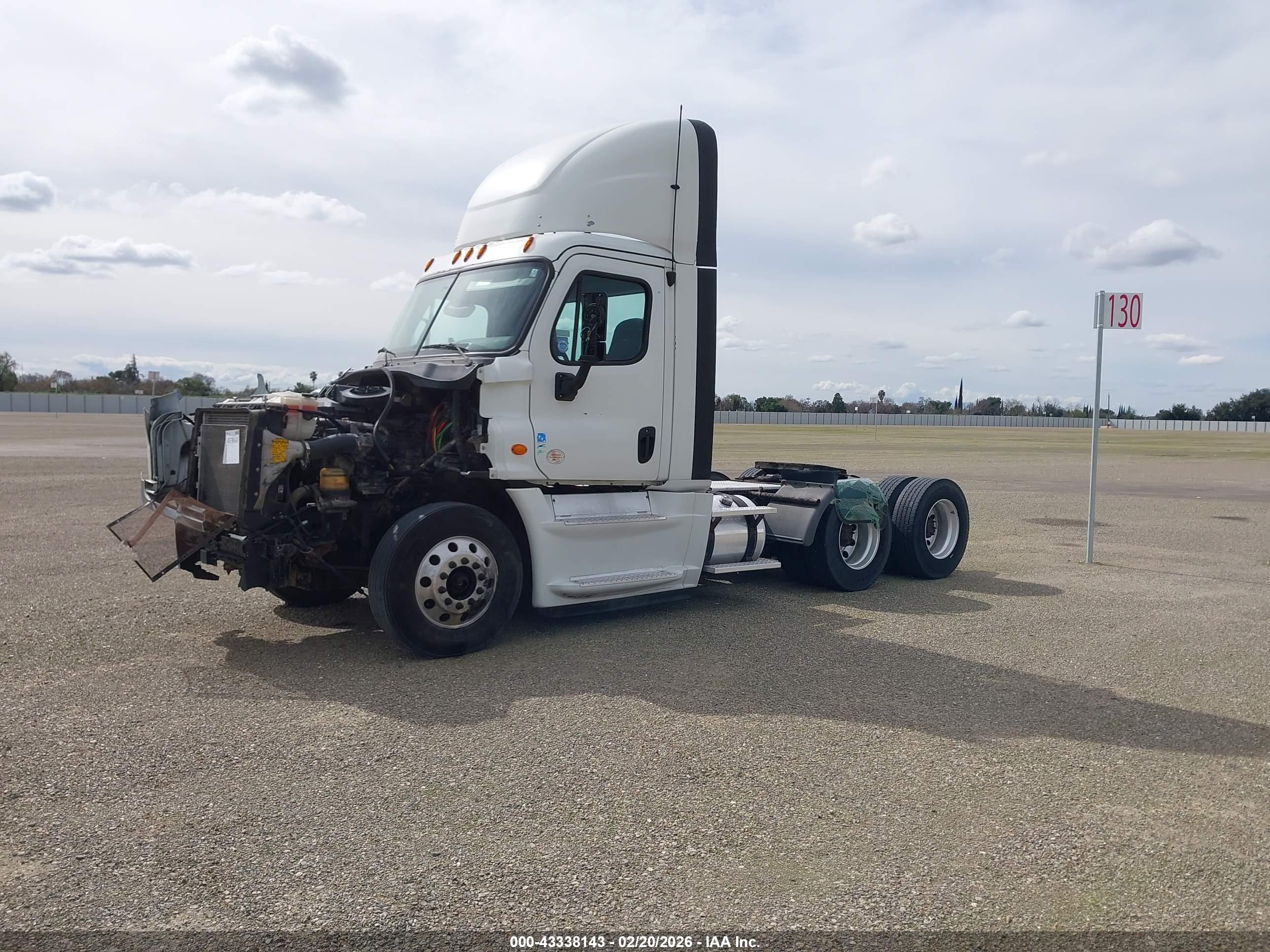 FREIGHTLINER CASCADIA image 2