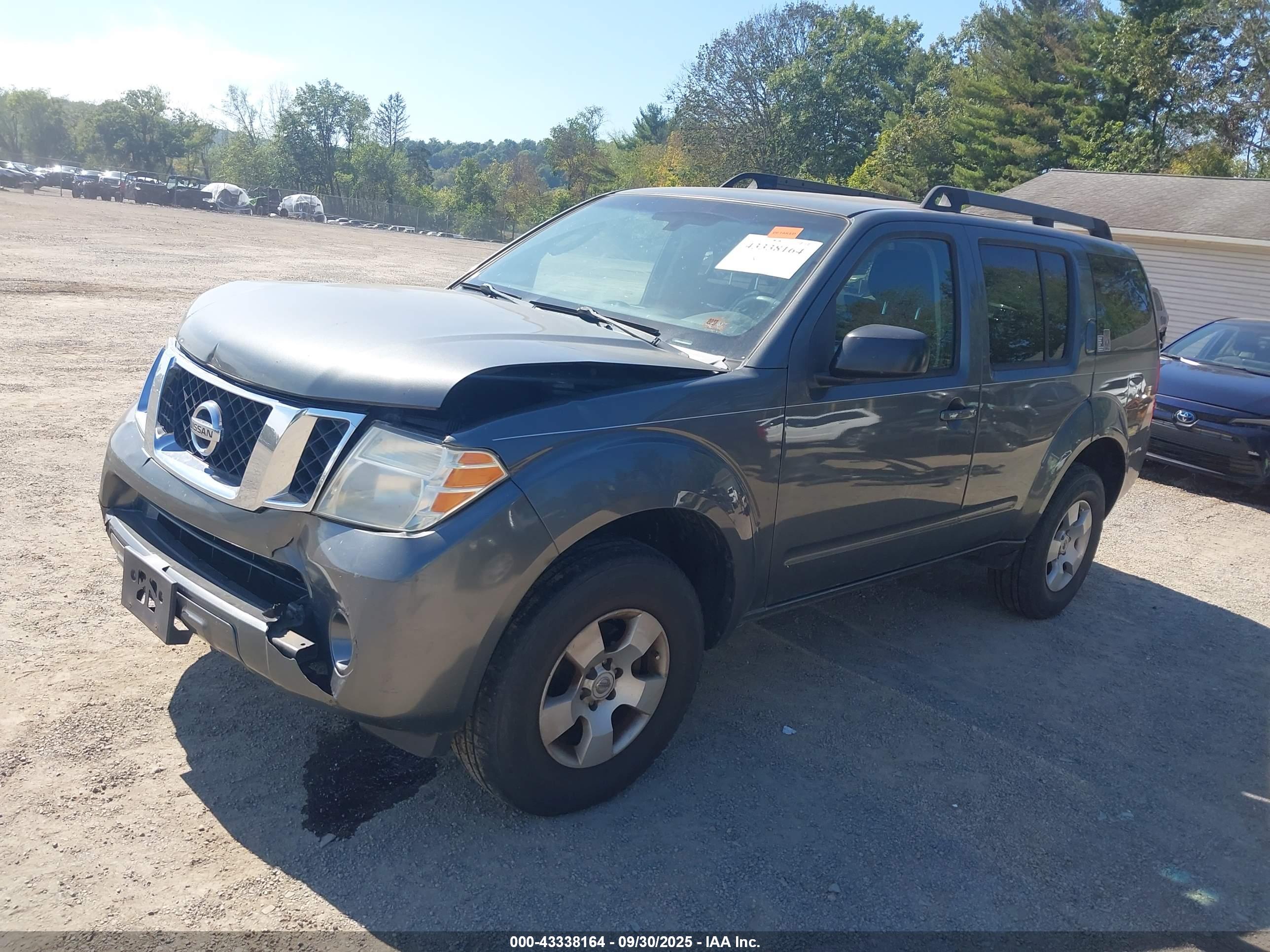 NISSAN PATHFINDER image 2