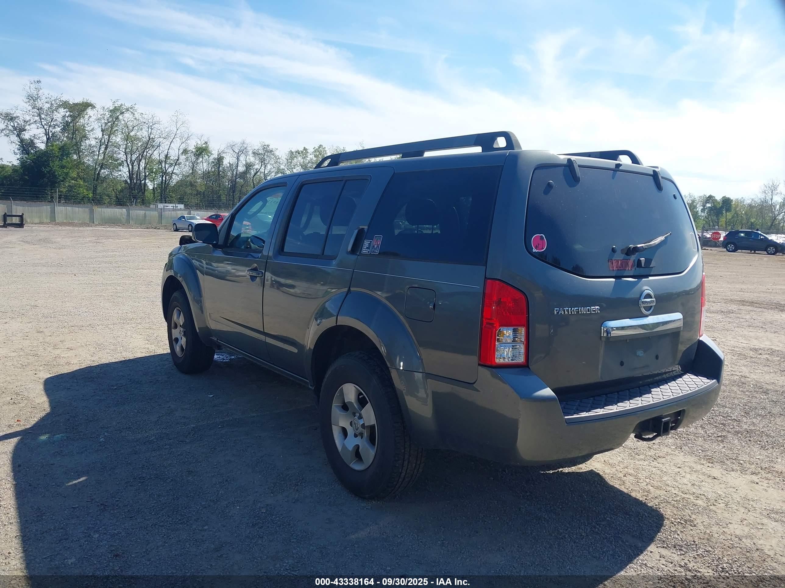 NISSAN PATHFINDER image 3
