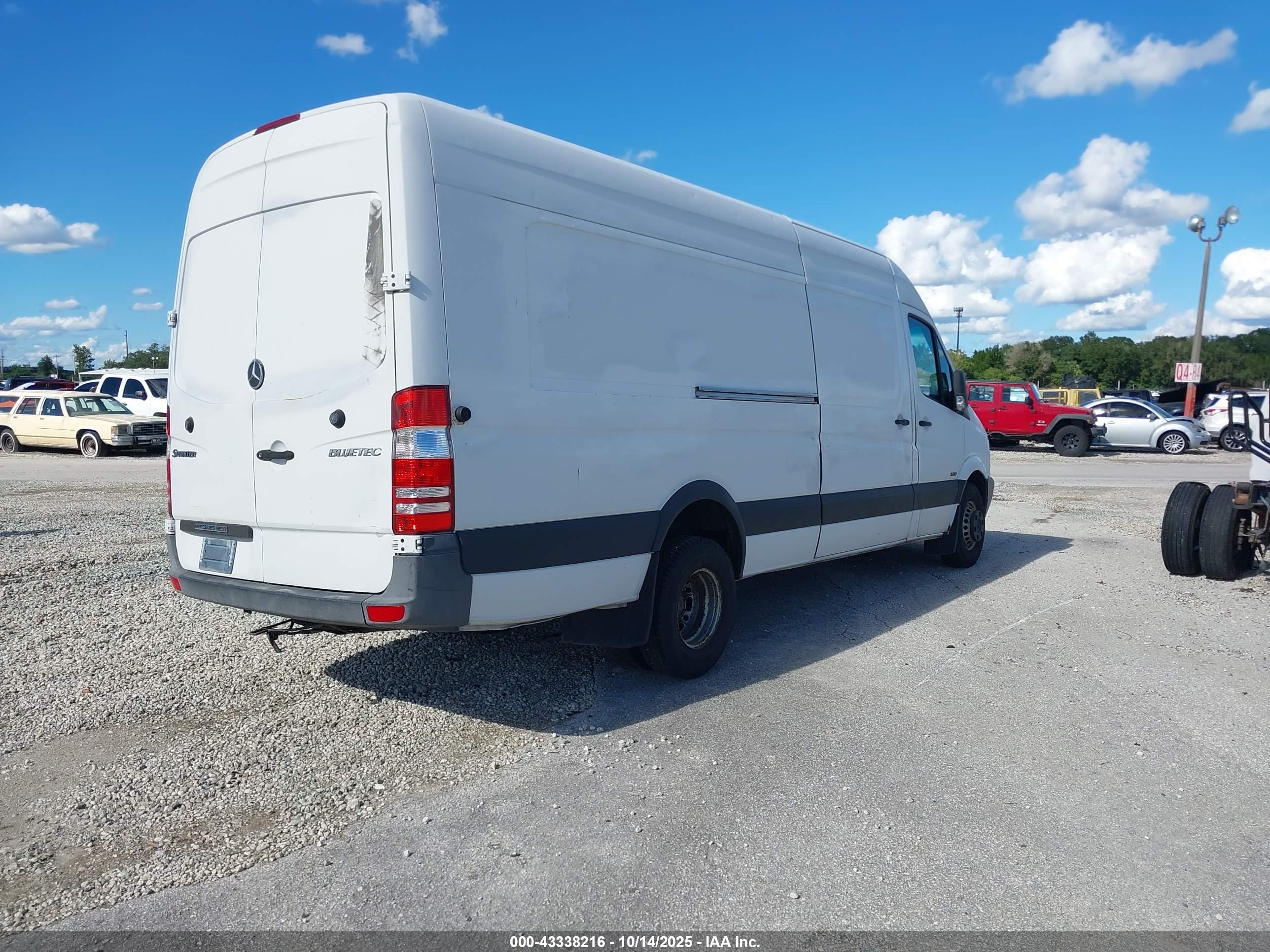 MERCEDES-BENZ SPRINTER image 4