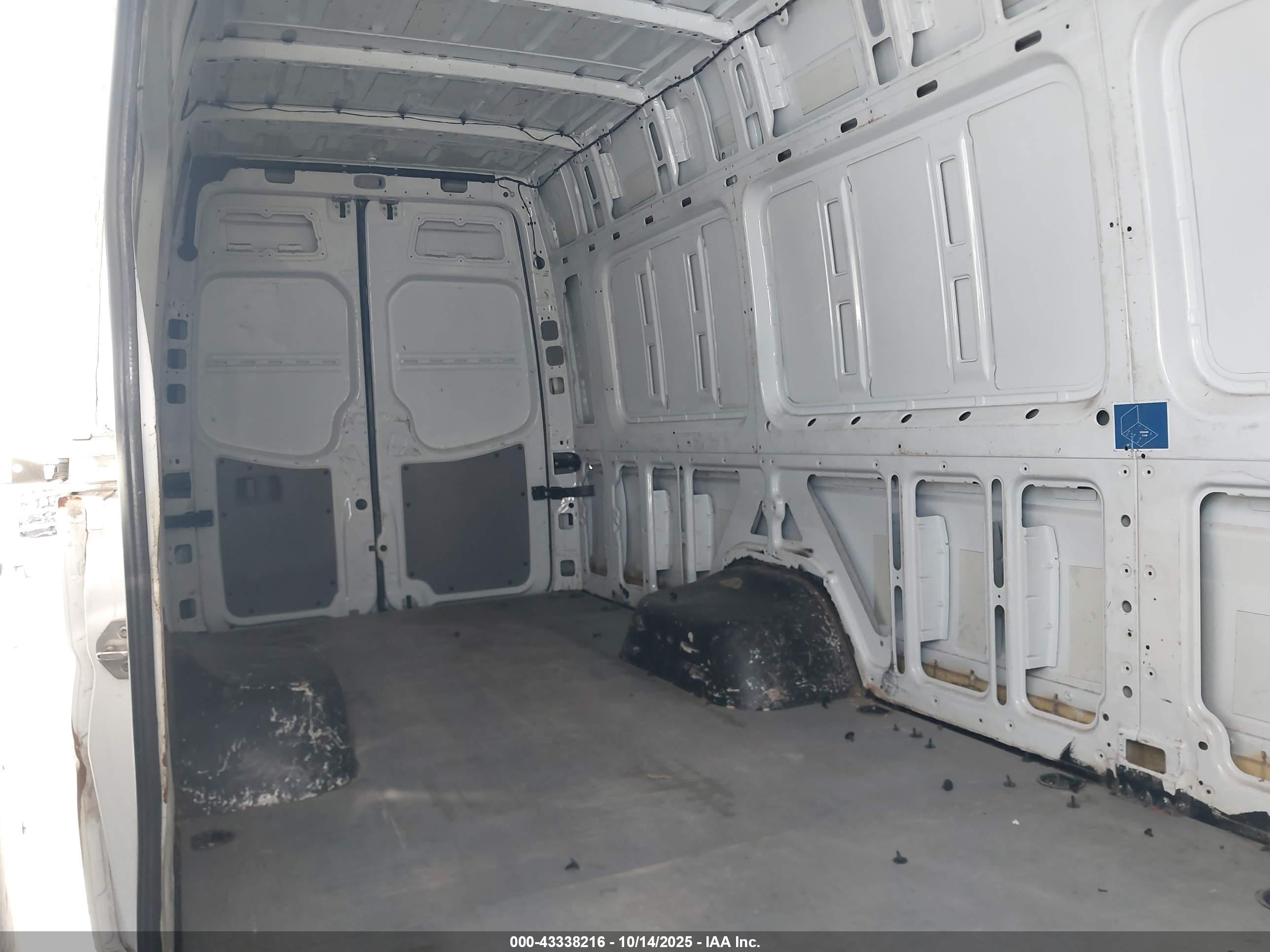 MERCEDES-BENZ SPRINTER image 8