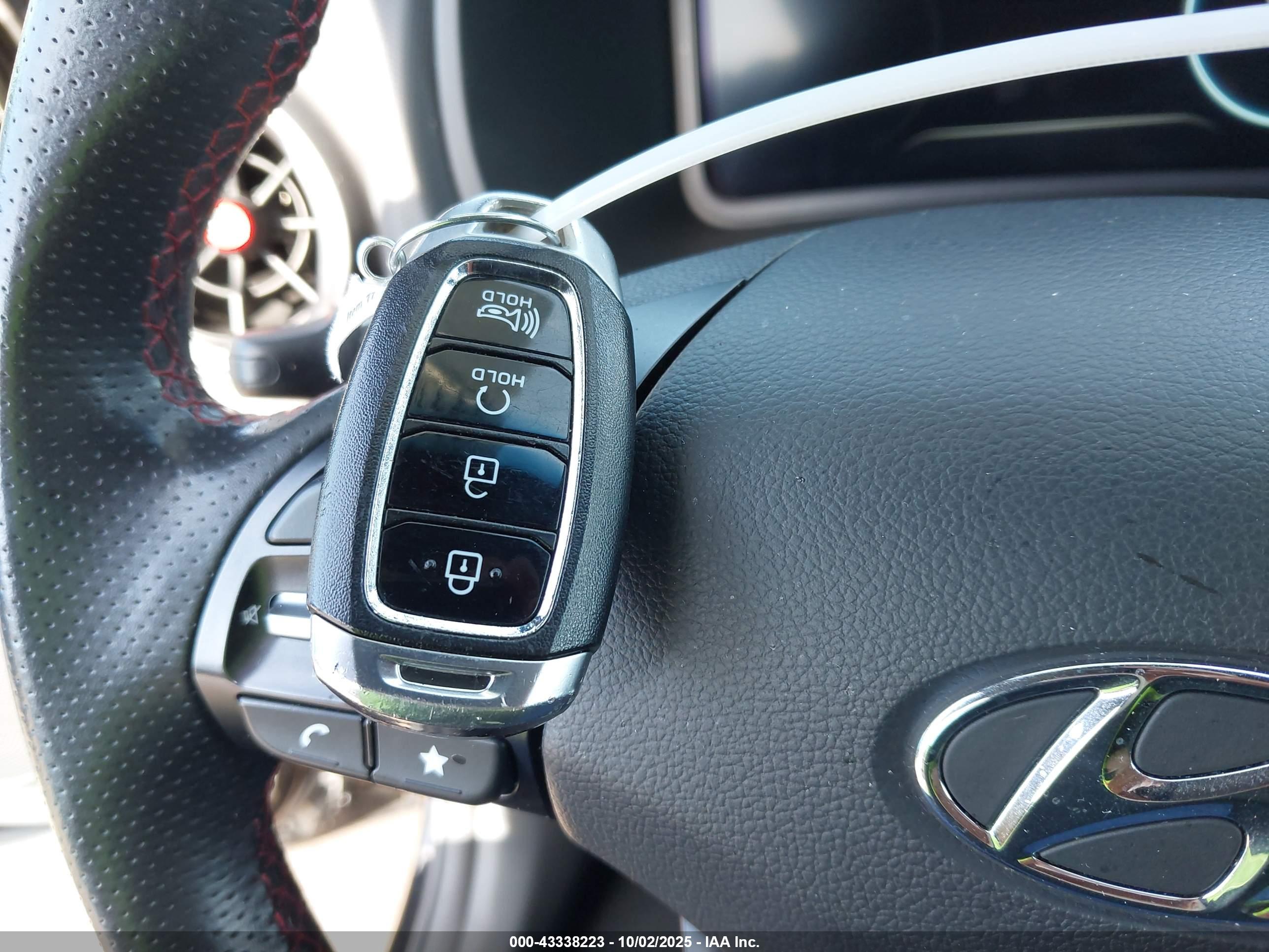 HYUNDAI KONA image 11