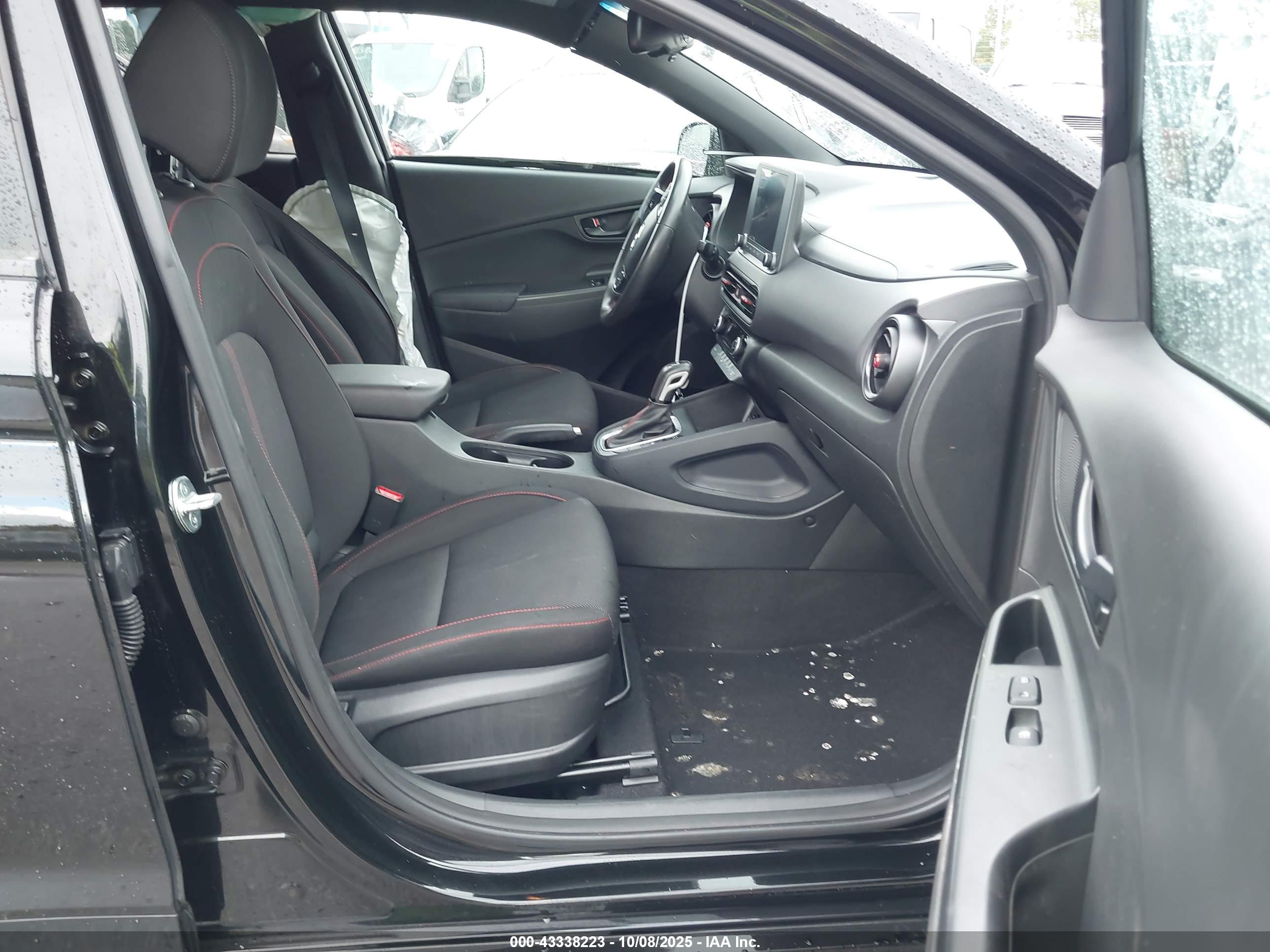 HYUNDAI KONA image 5