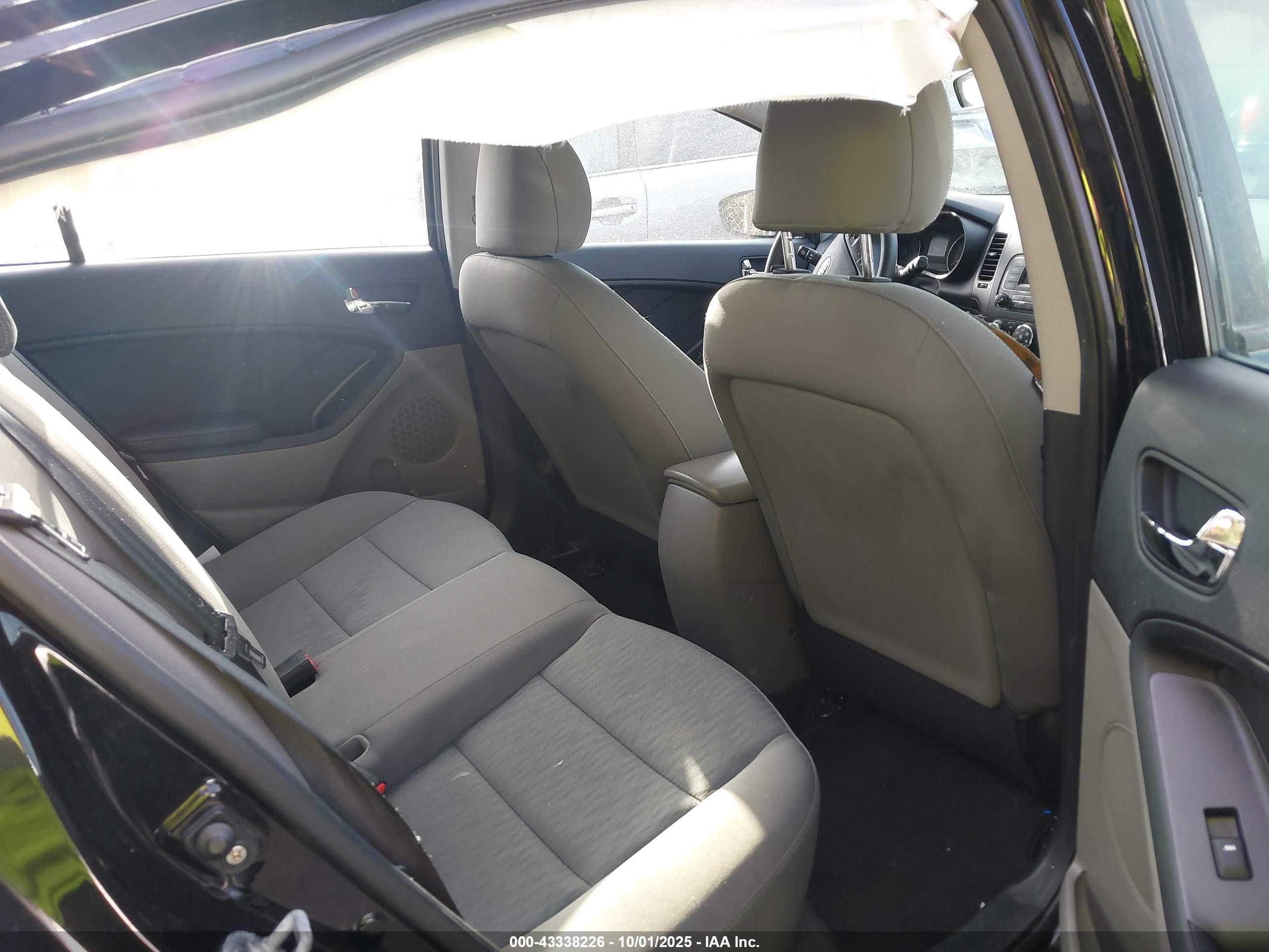 KIA FORTE image 8
