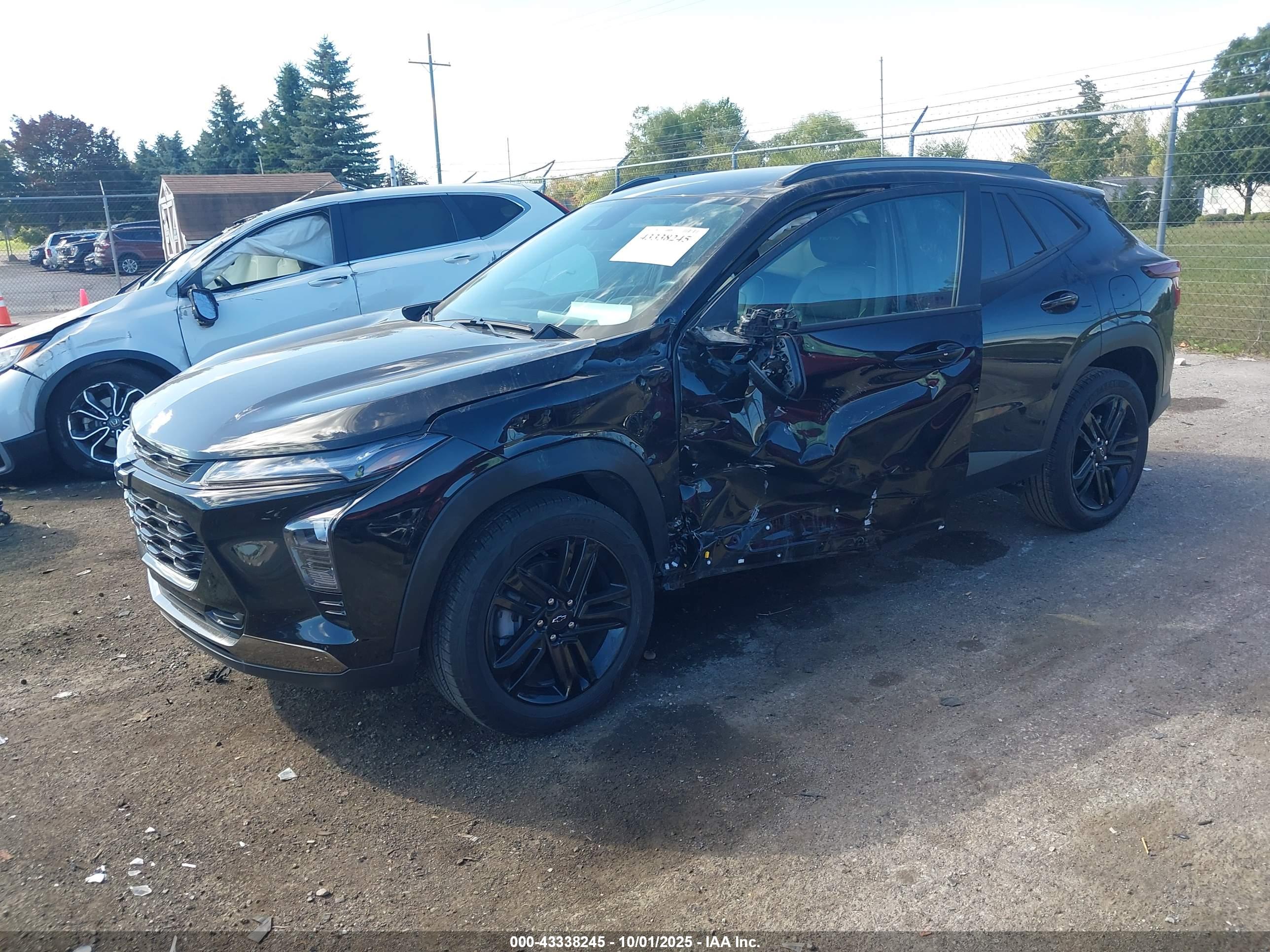 CHEVROLET TRAX image 2