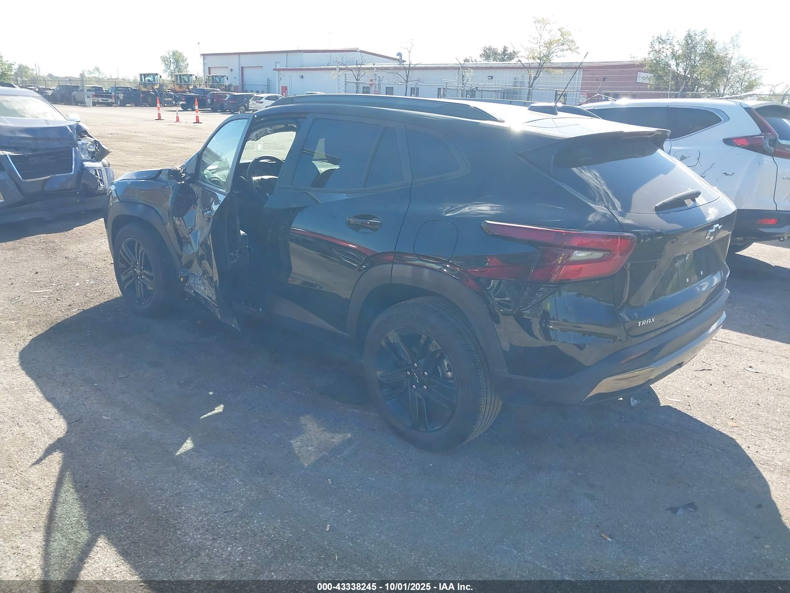 CHEVROLET TRAX image 3
