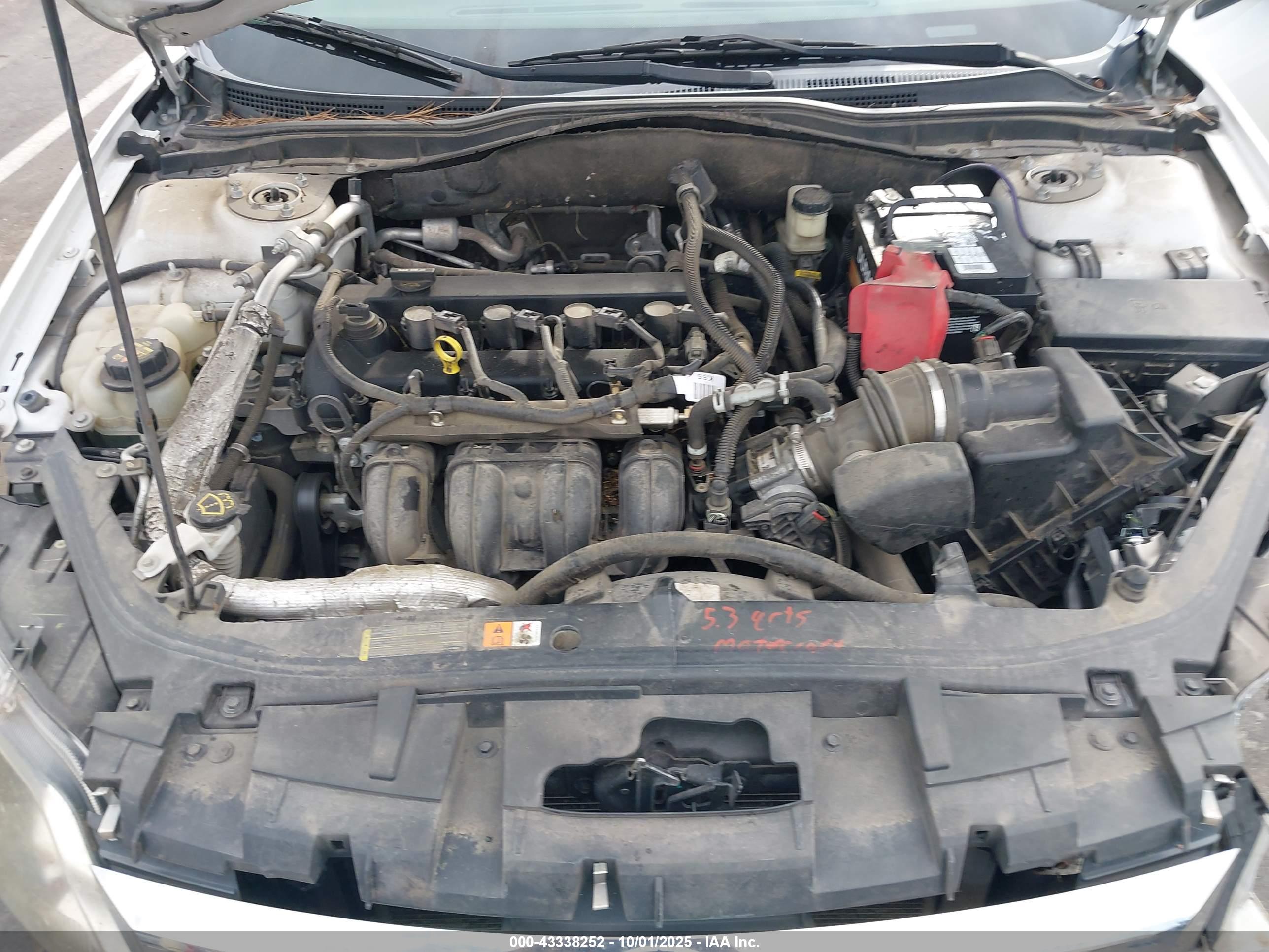 FORD FUSION image 10