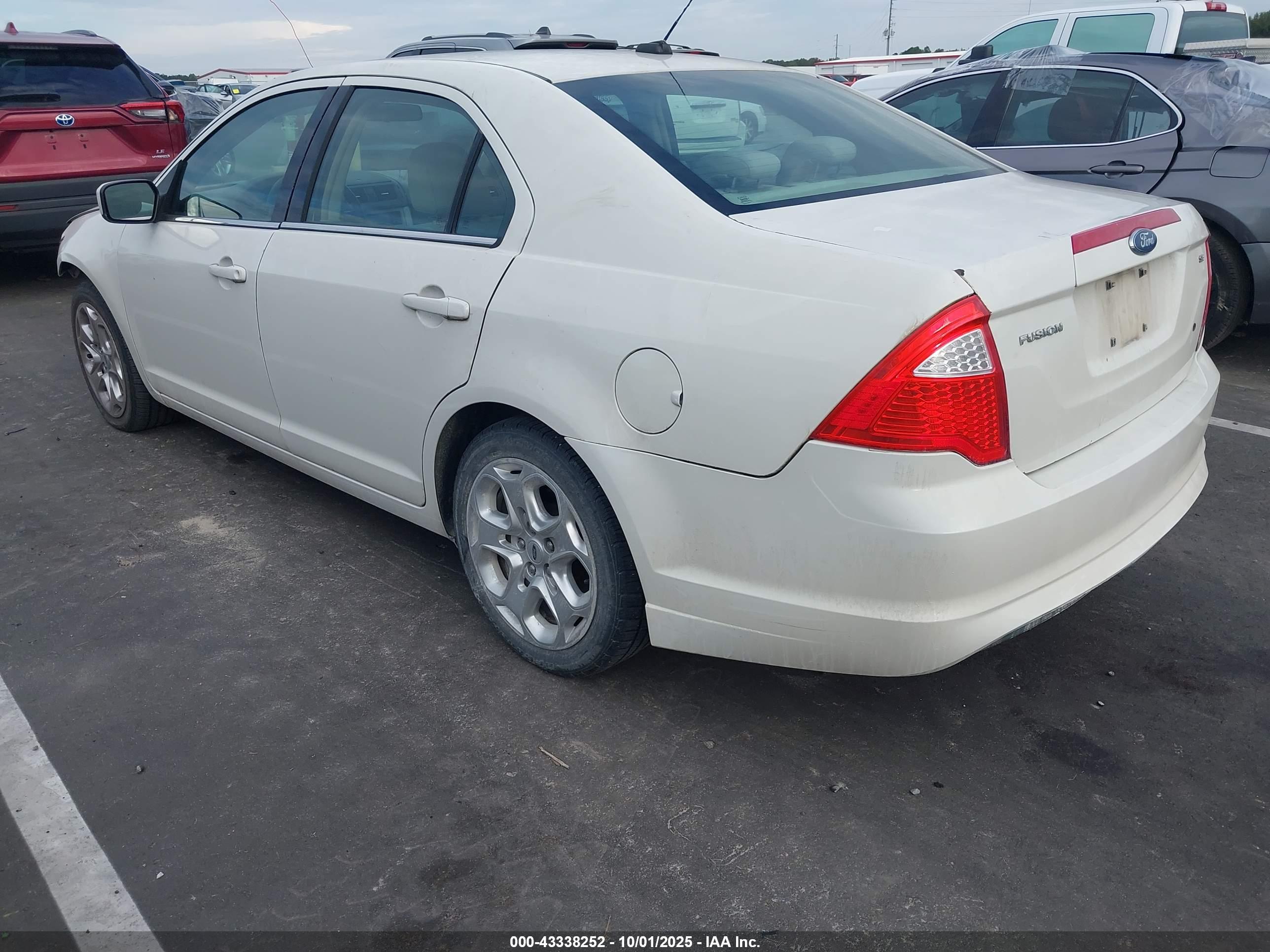FORD FUSION image 3