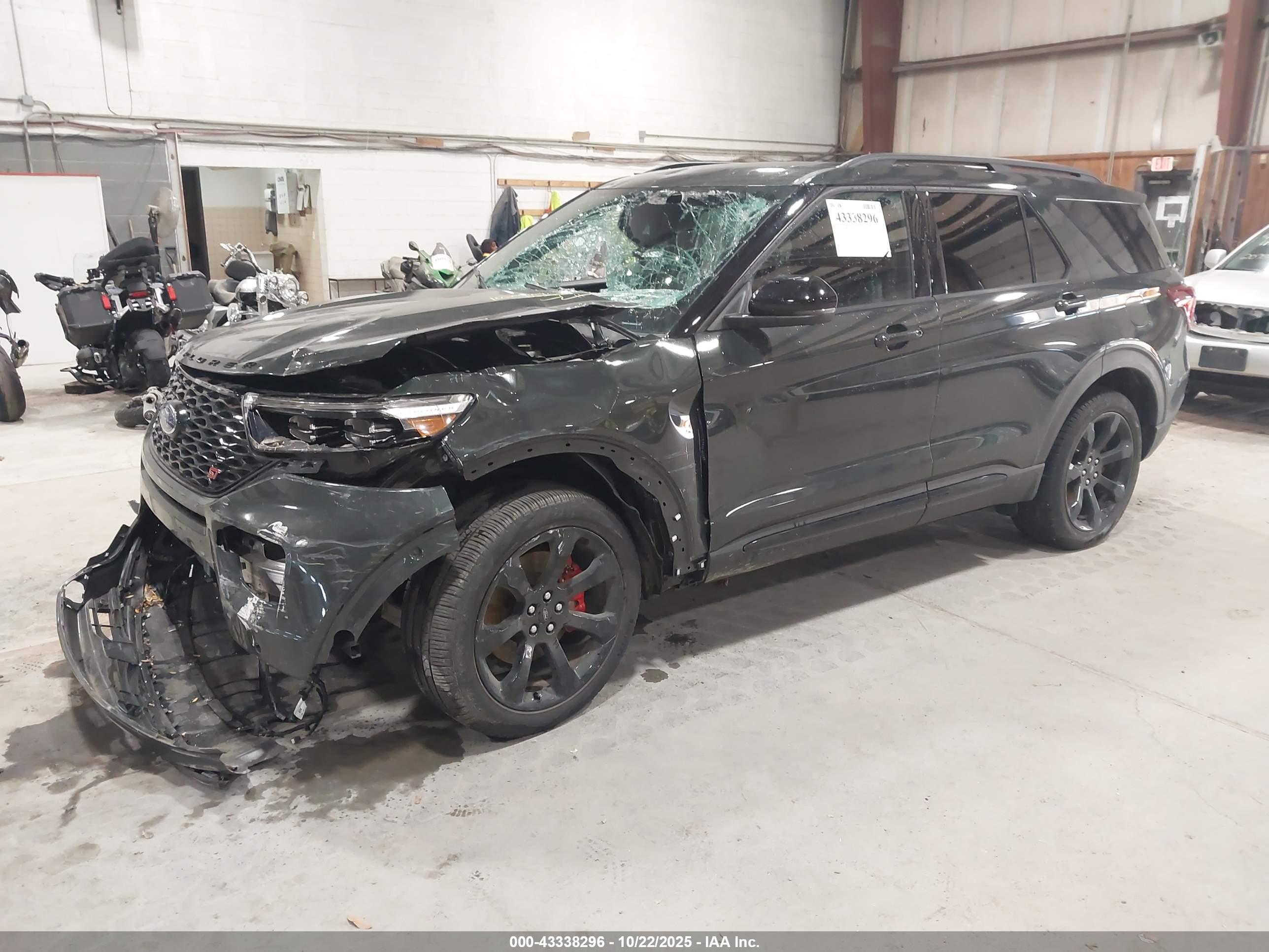 FORD EXPLORER image 2