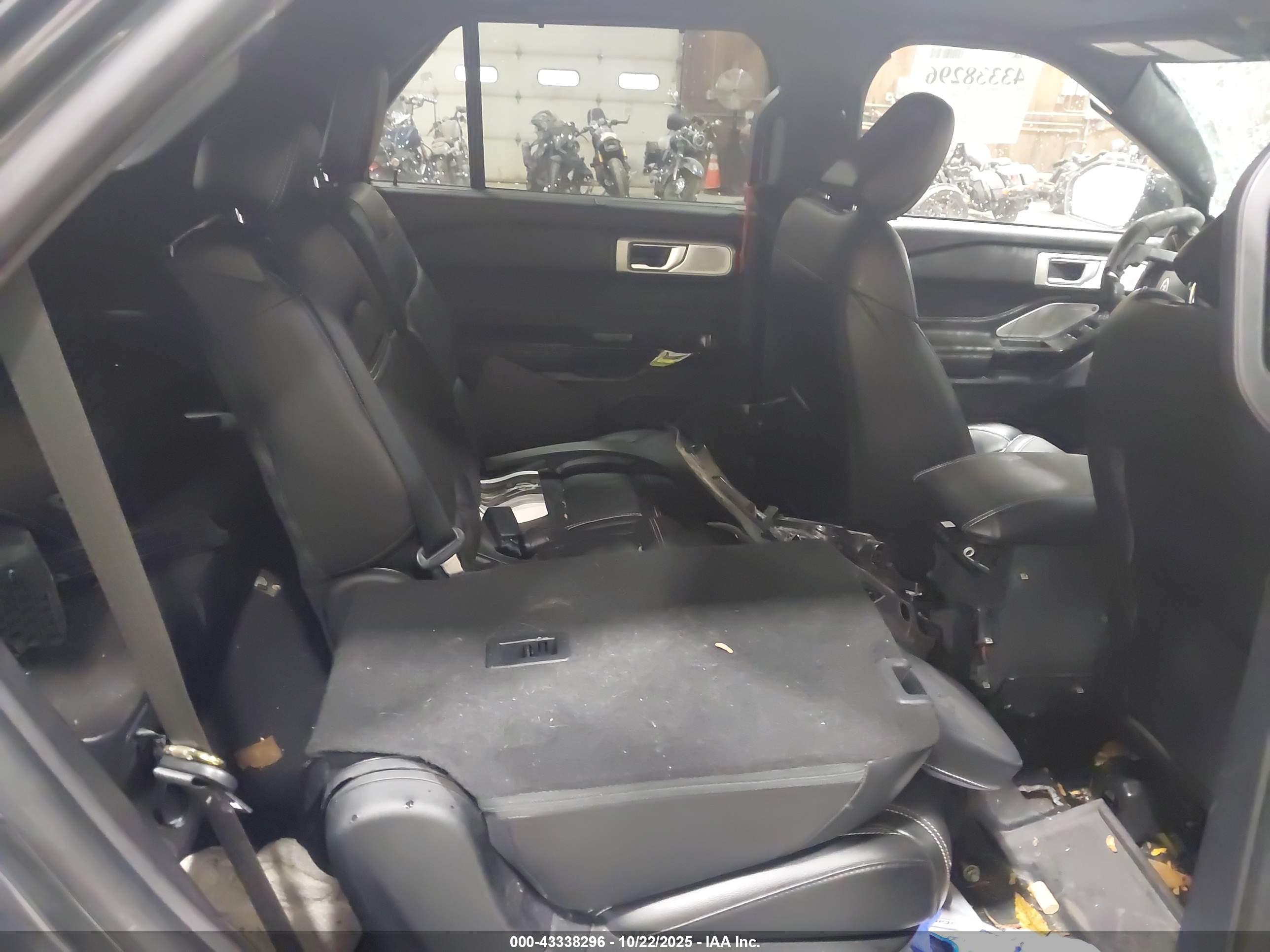 FORD EXPLORER image 8