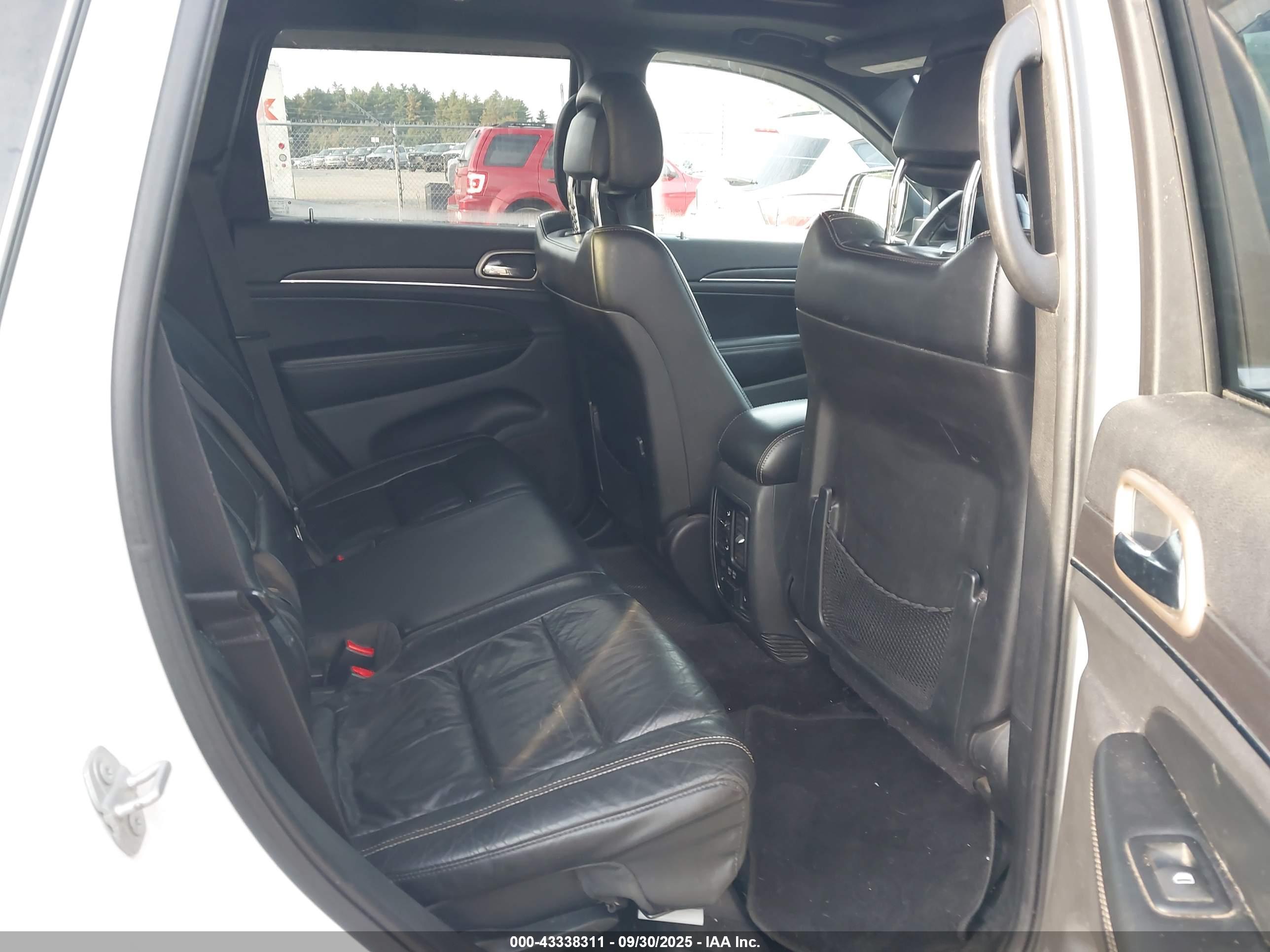 JEEP GRAND image 8