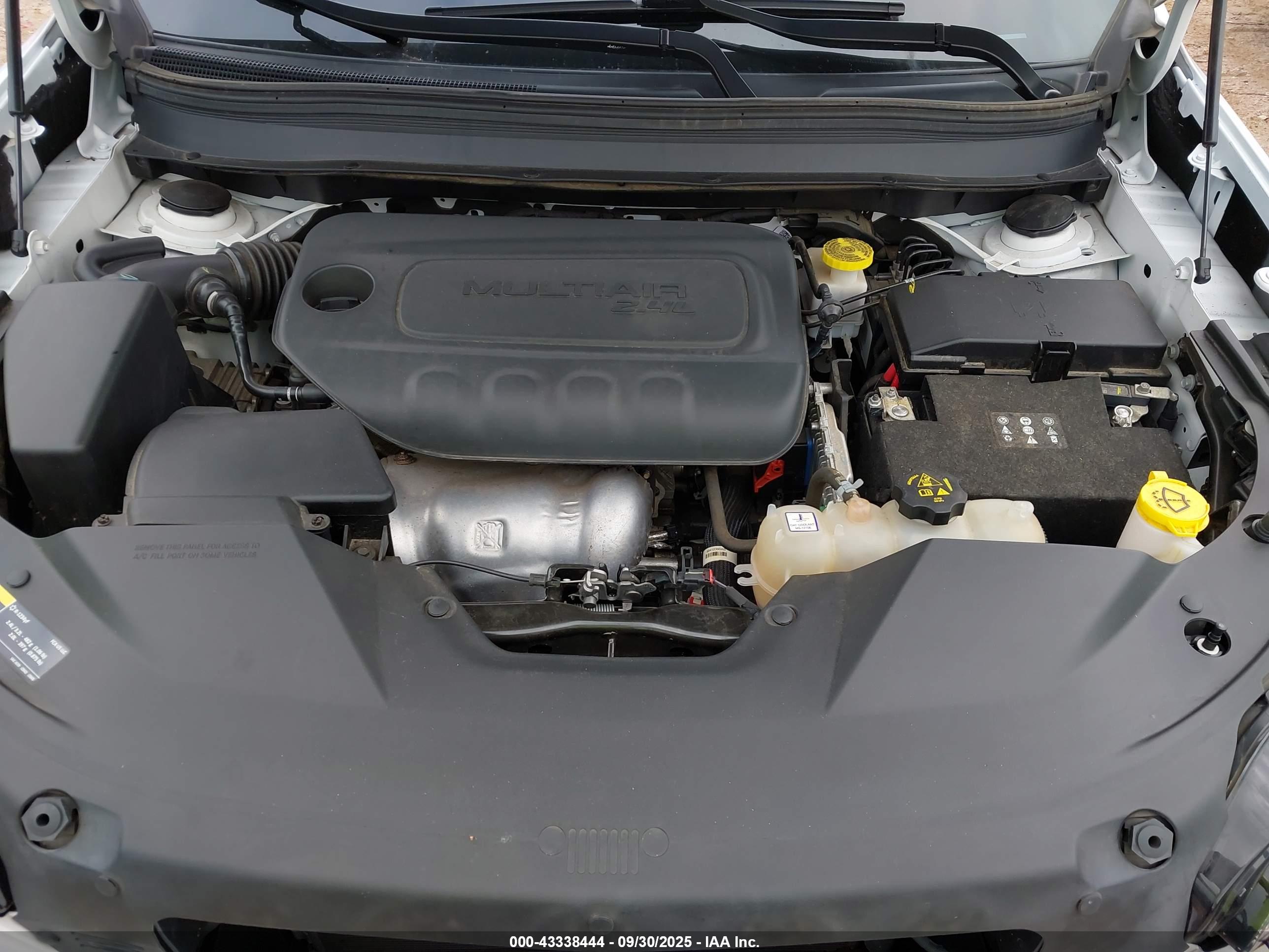 JEEP CHEROKEE image 10
